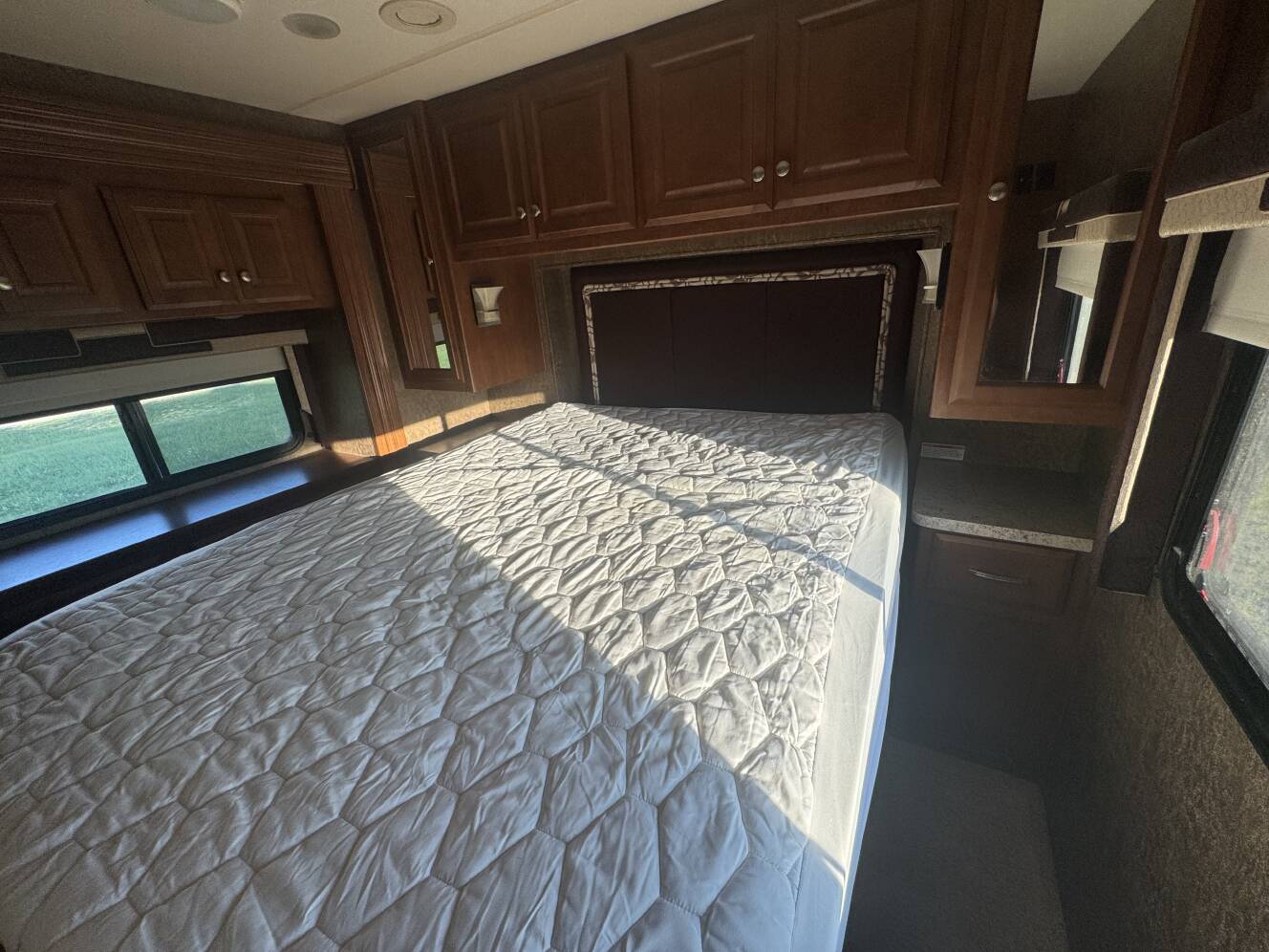 A photo of this 2013 Thor Motor Coach PALAZZO