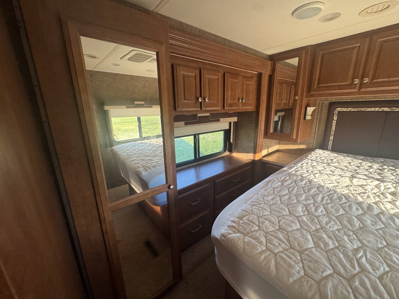 A photo of this 2013 Thor Motor Coach PALAZZO