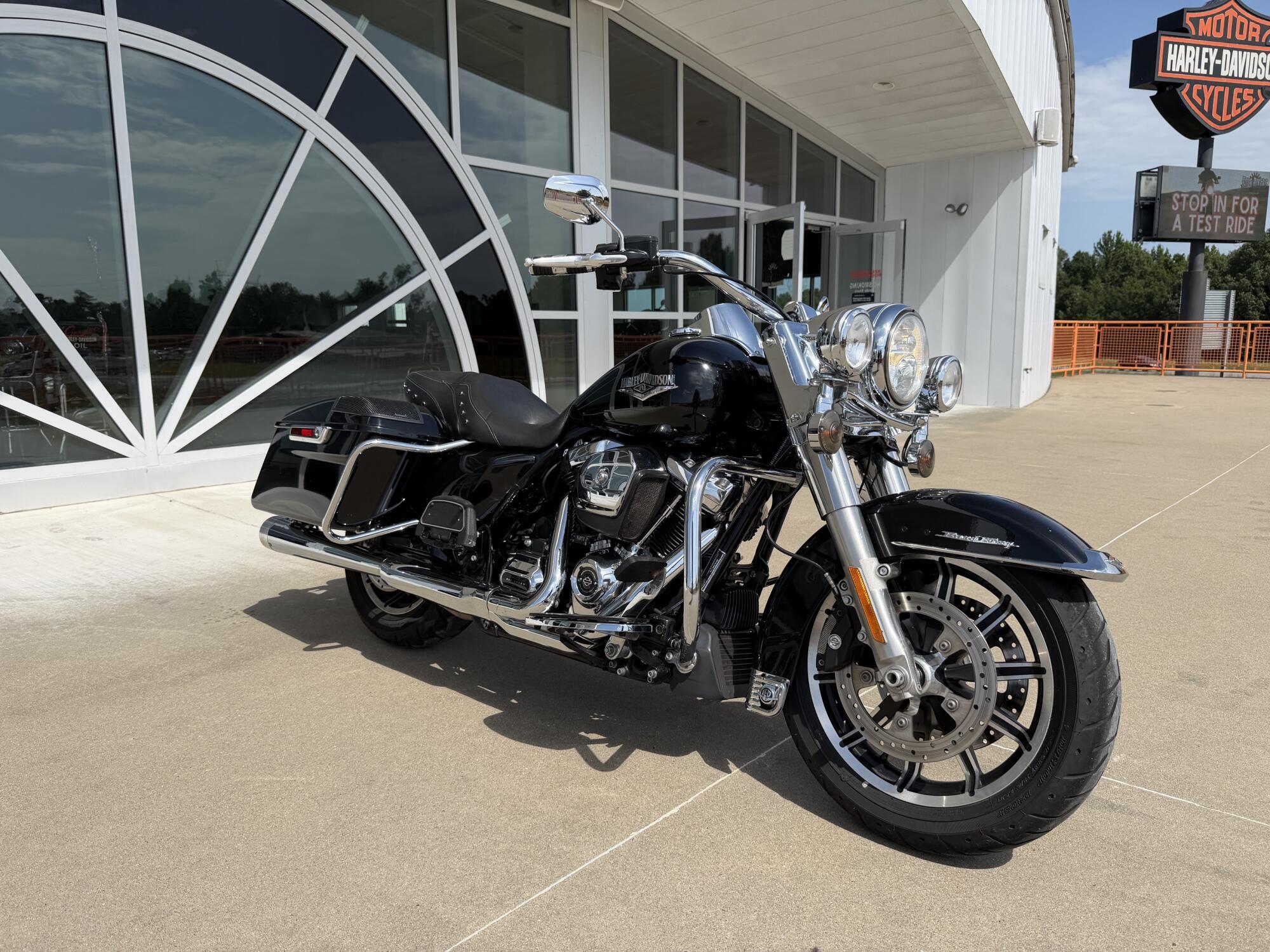 2019 Harley-Davidson Road King in Winterville, NC