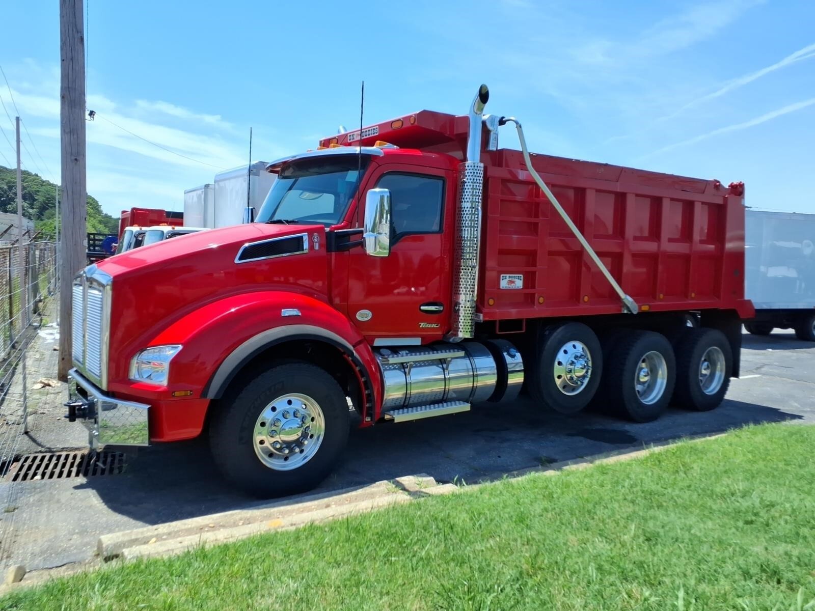 2025 KENWORTH T880 in Landover, MD