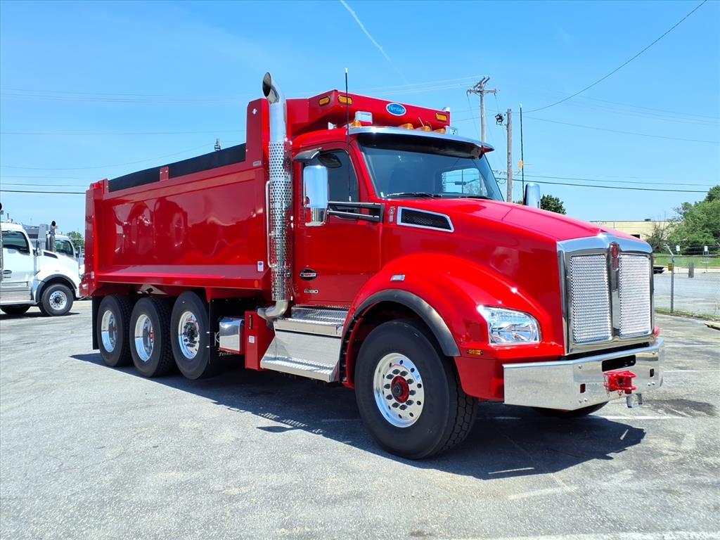 2027 KENWORTH T880 in Landover, MD