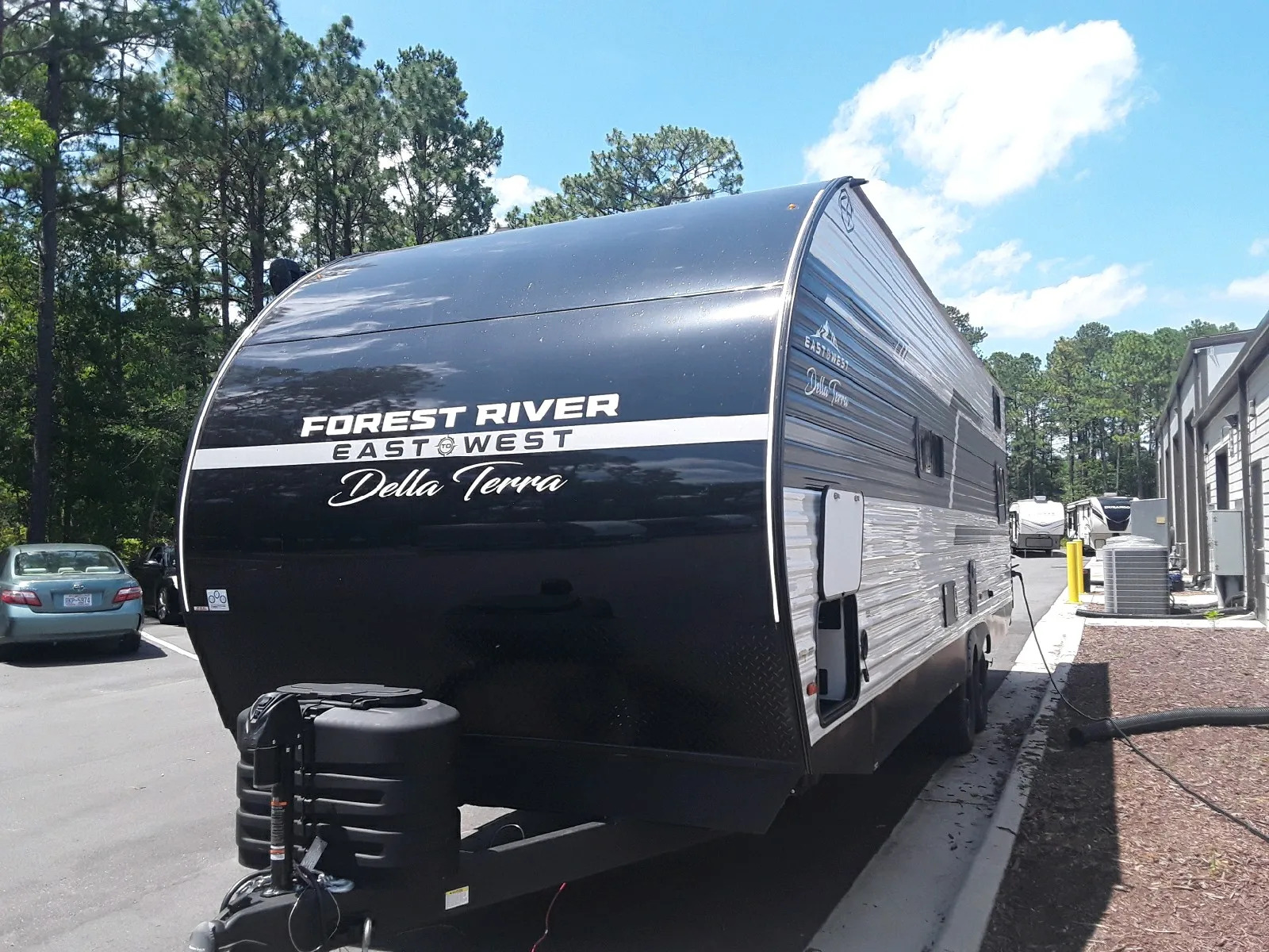 2027 East To West EAST TO WEST DELLA TERRA 250QB RV