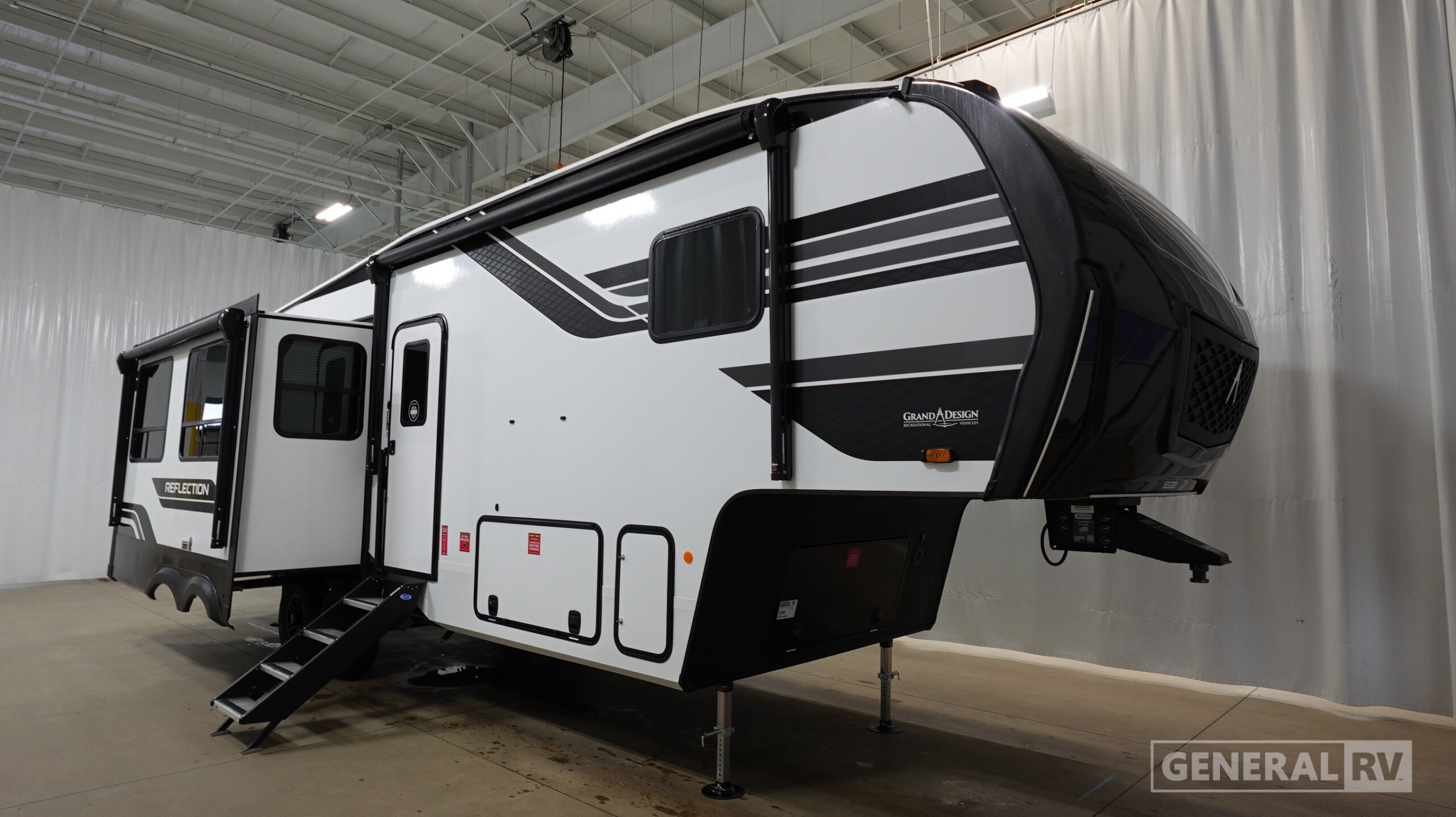 2026 Grand Design REFLECTION 303RLS RV