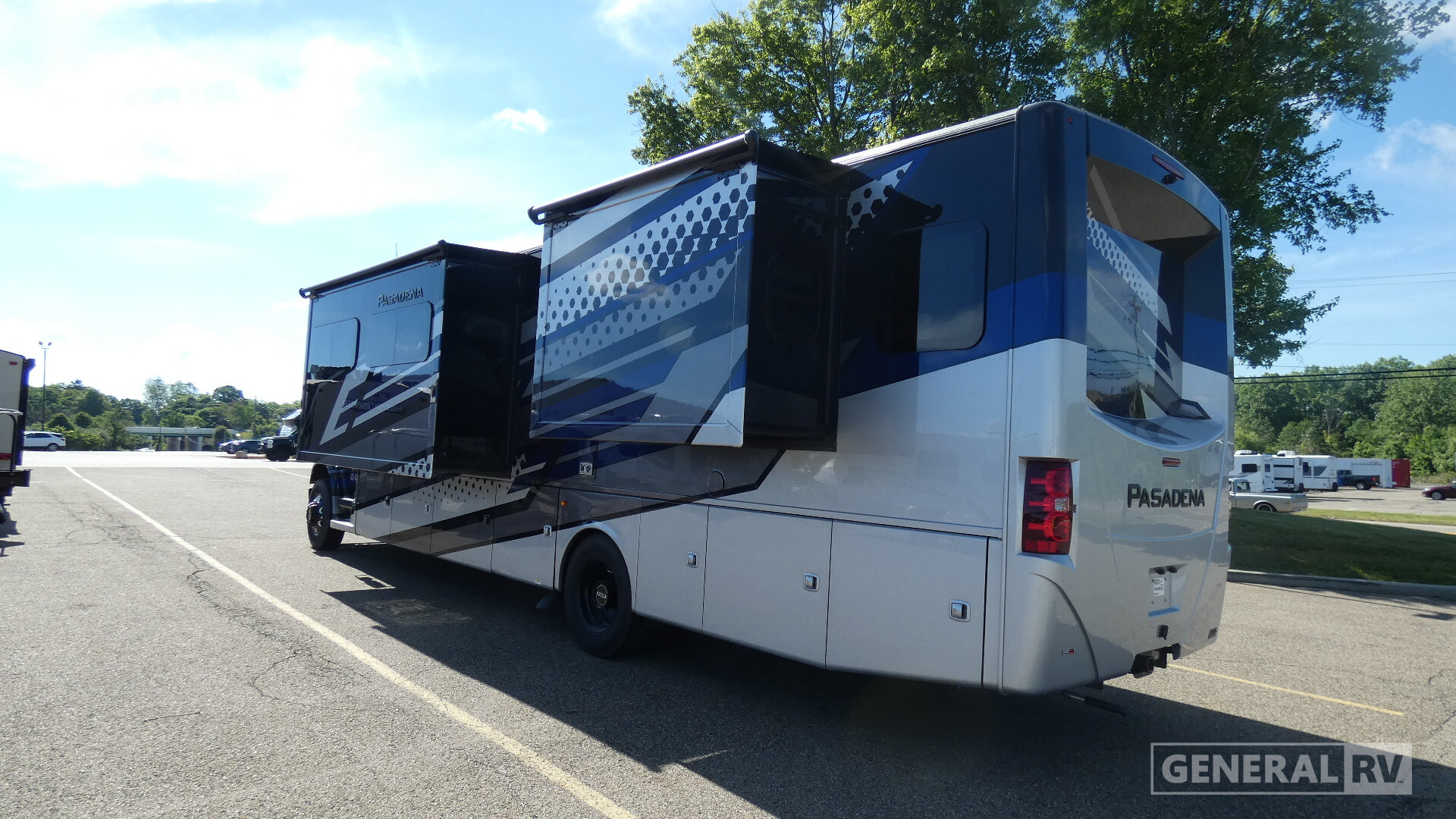 2027 Thor Motor Coach PASADENA 38DX in north canton OH