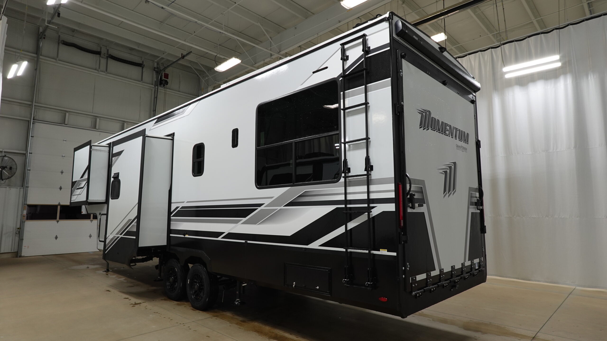 2026 Grand Design MOMENTUM 320G in fort pierce FL
