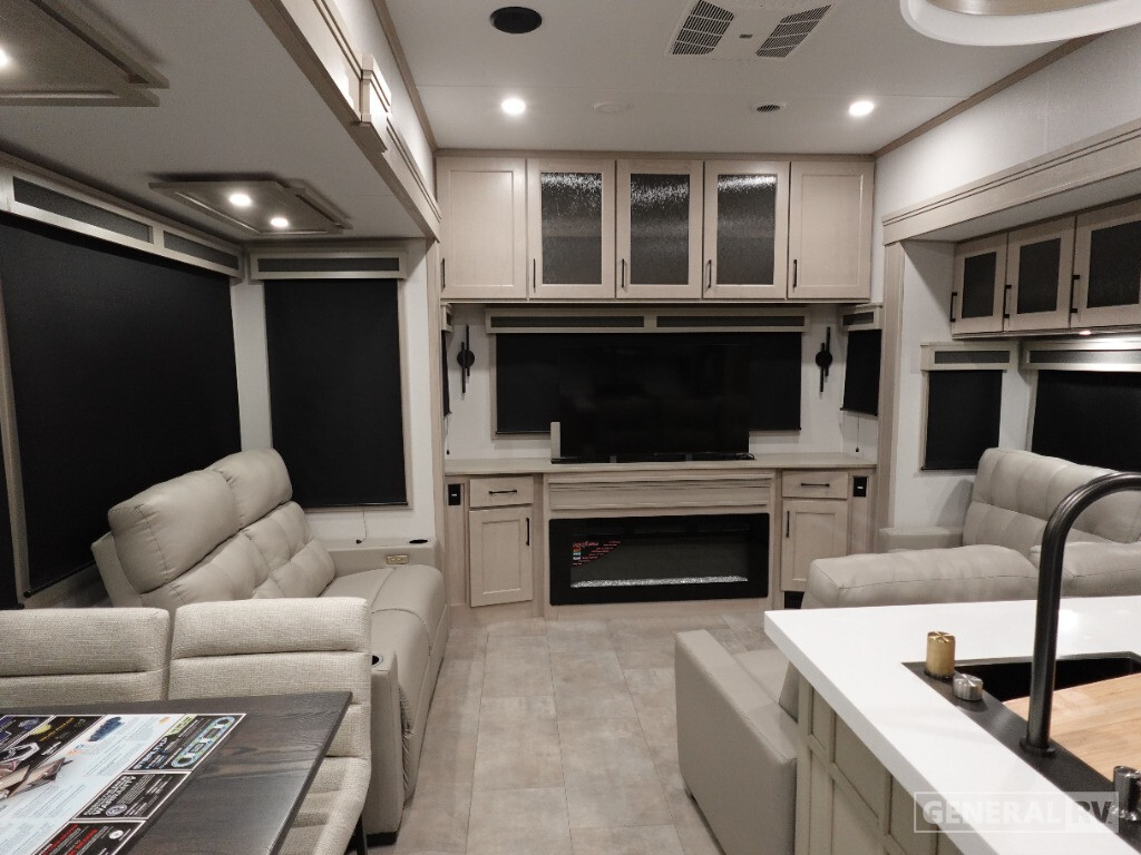 2025 Grand Design SOLITUDE 388MBS in orange park FL