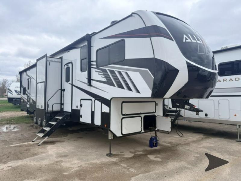 2022 Alliance Rv Valor 40V13 in traverse city MI