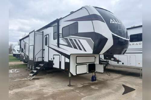 2022 Alliance Rv Valor 40V13 in traverse city MI