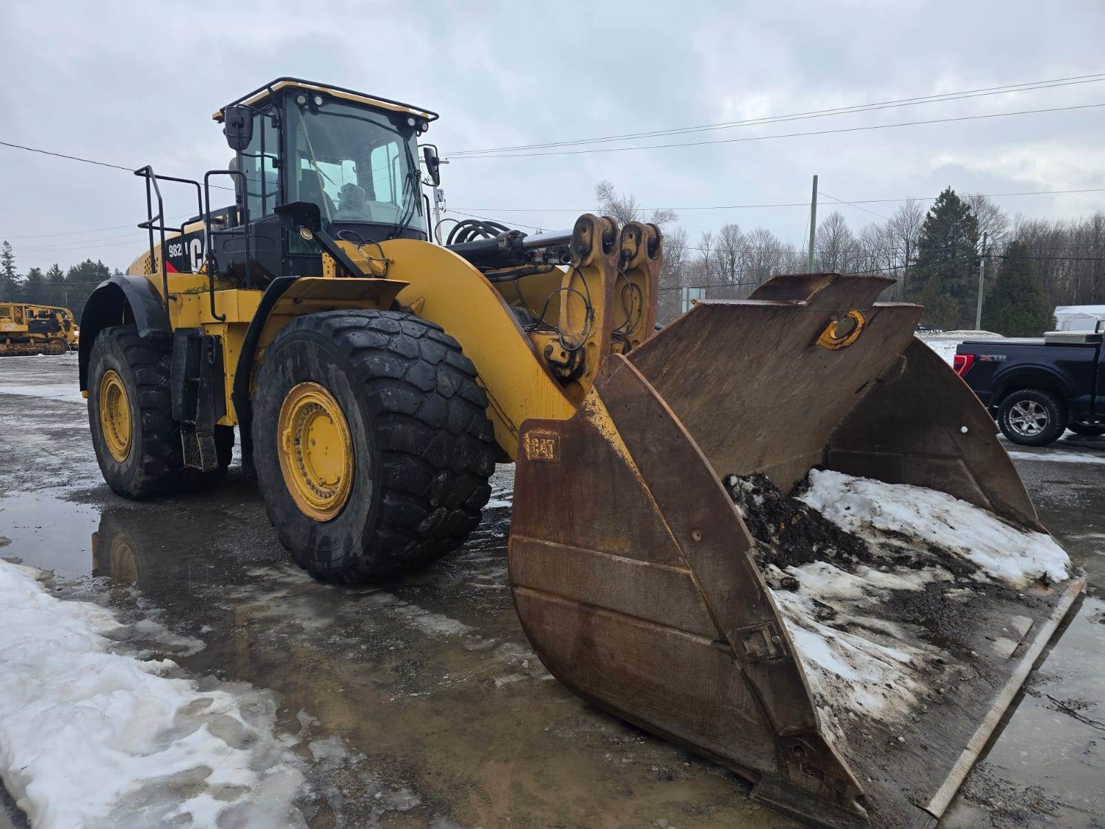 2014 Caterpillar 982M in Ottawa, MD