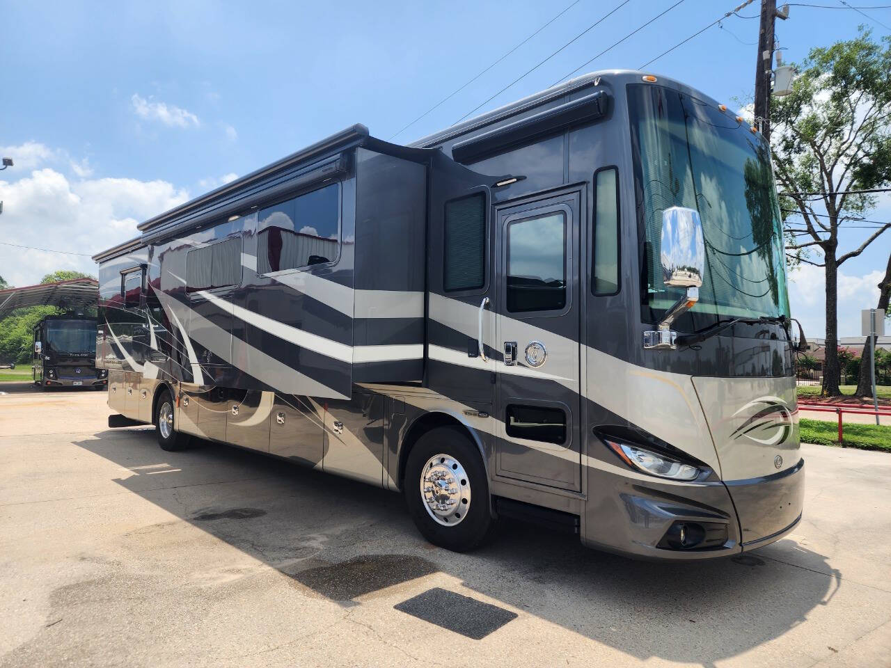 2019 Tiffin PHAETON 40 ih XSH in houston TX