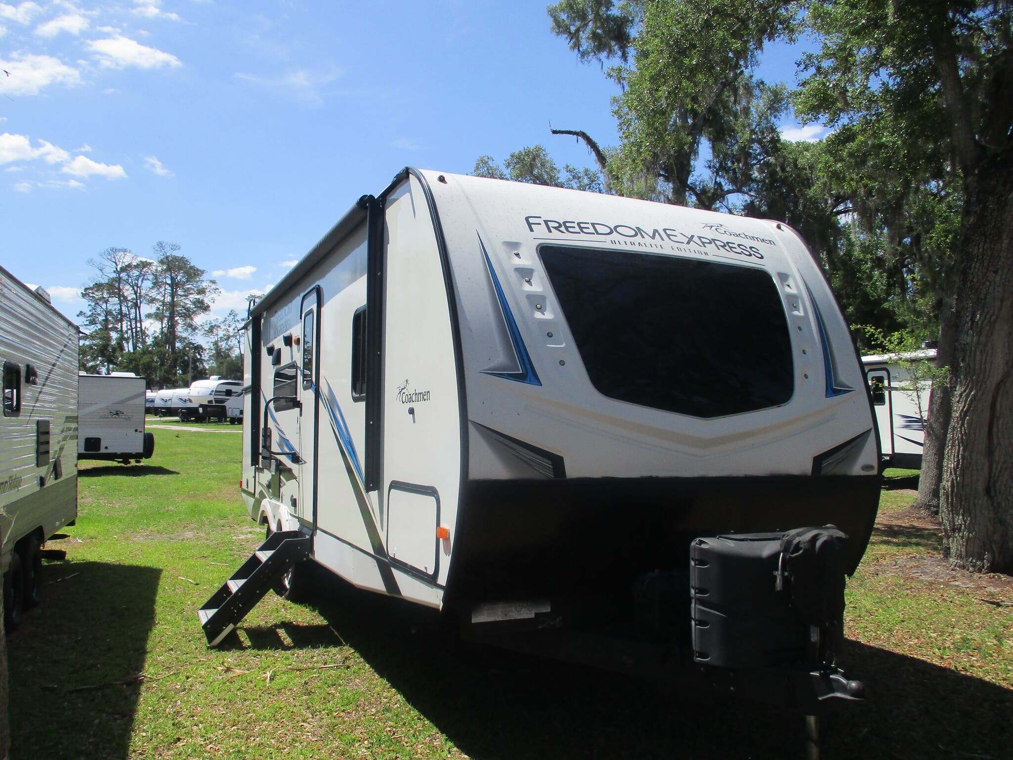 2021 Coachmen Freedom Express Ultra Lite 248 RBS in cross city FL