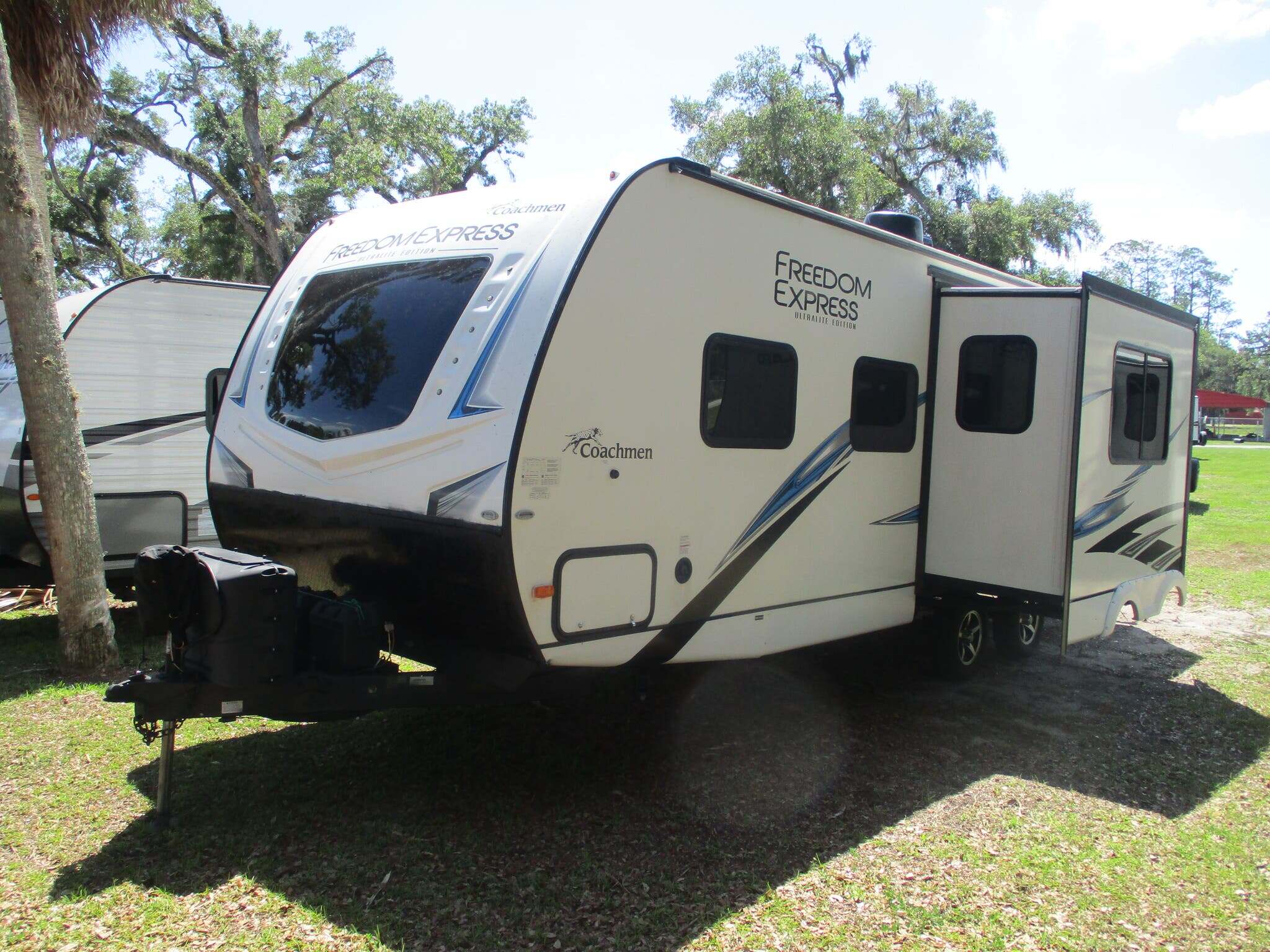 2021 Coachmen Freedom Express Ultra Lite 248 RBS in cross city FL