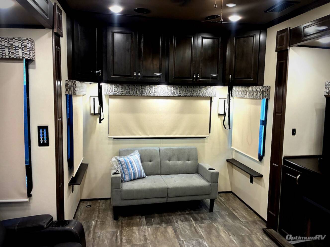 A photo of this 2018 Luxe Elite 42RL