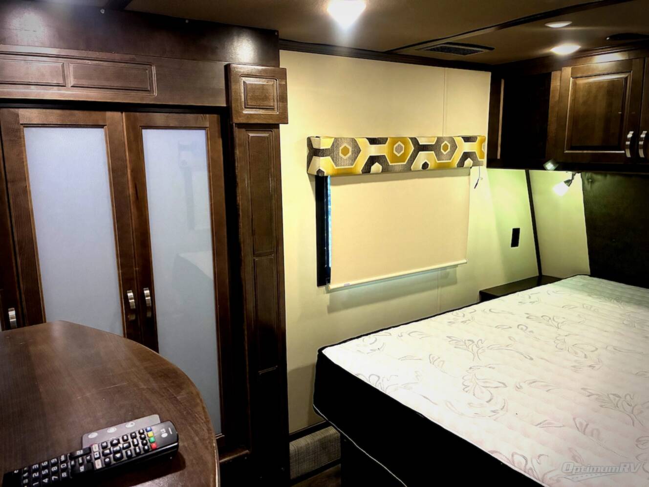 A photo of this 2018 Luxe Elite 42RL