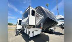 2019 Grand Design MOMENTUM 376TH Fifth Wheel Toy Hauler RV