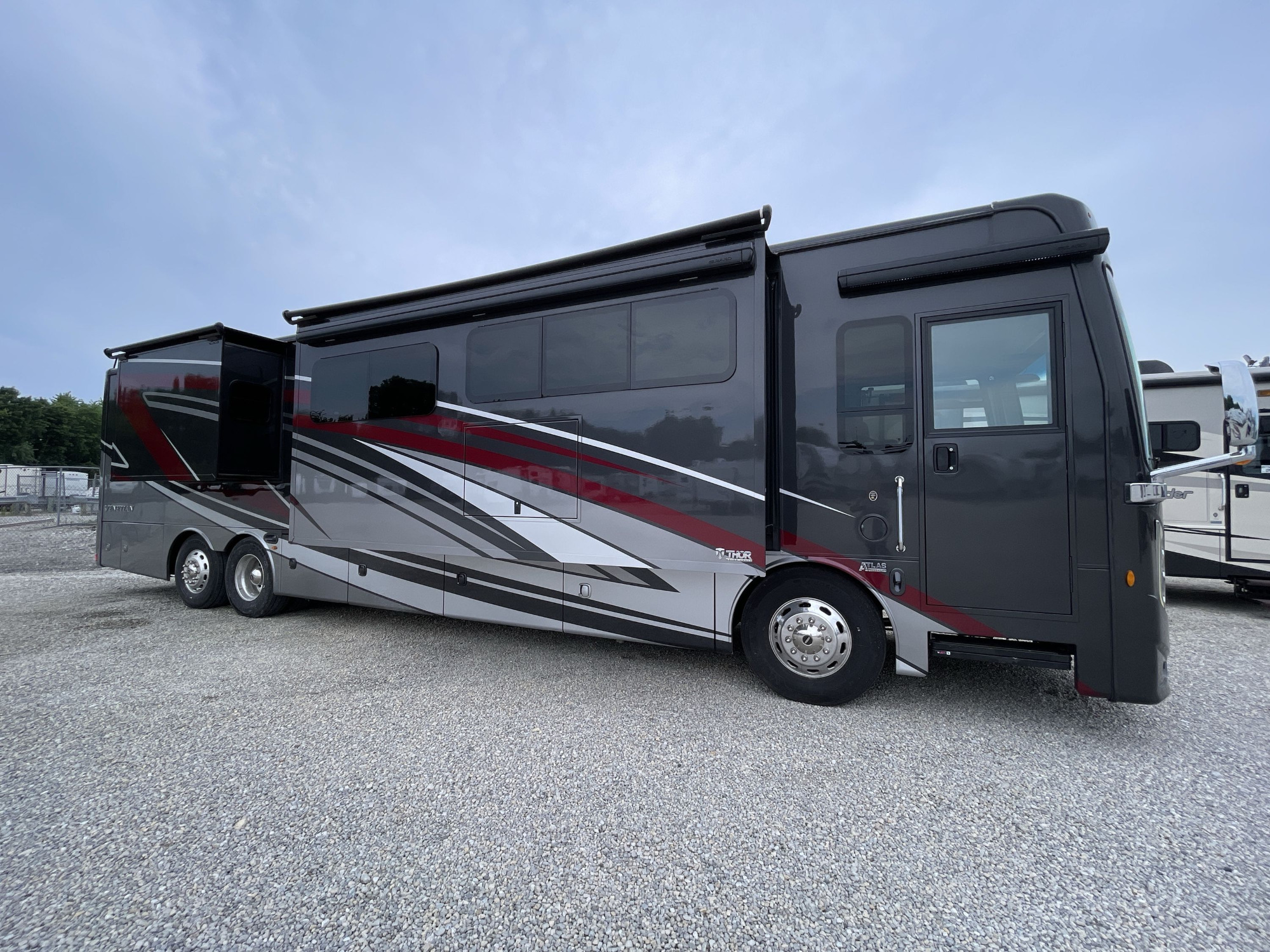 2023 Thor VENETIAN F42 in piqua OH