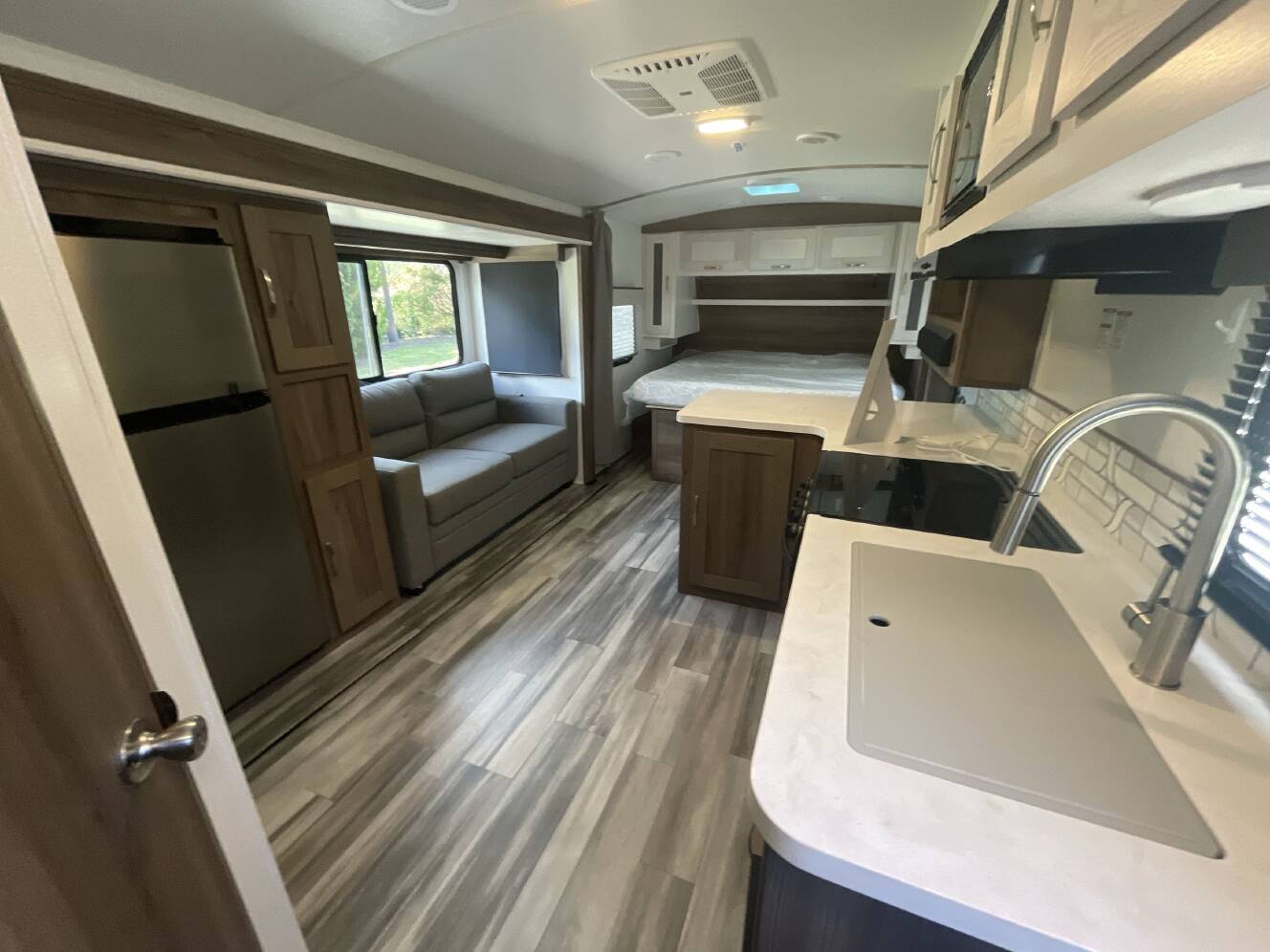 A photo of this 2024 Cruiser Rv RADIANCE 21RB