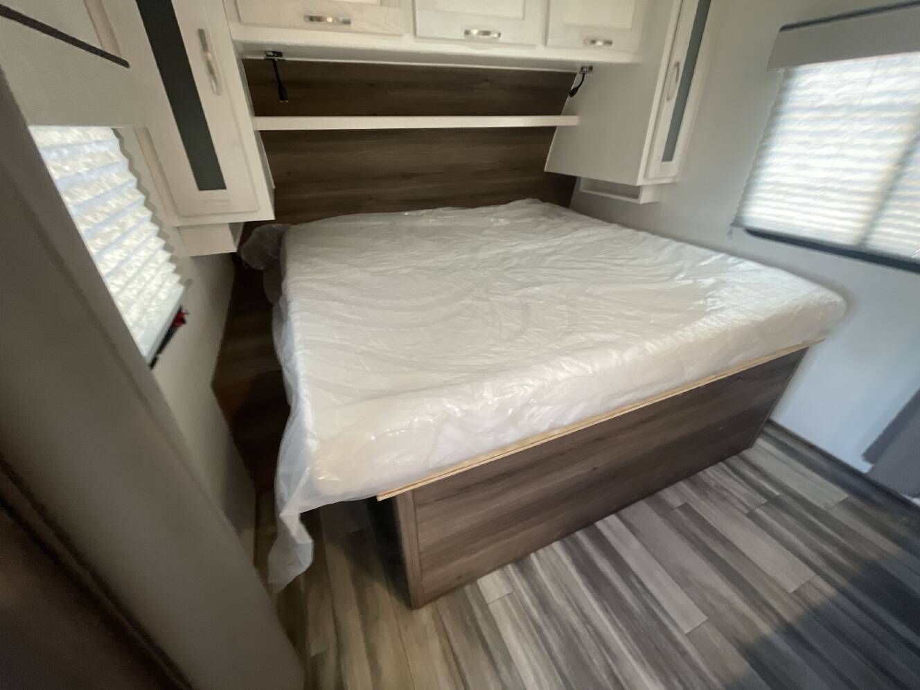 A photo of this 2024 Cruiser Rv RADIANCE 21RB