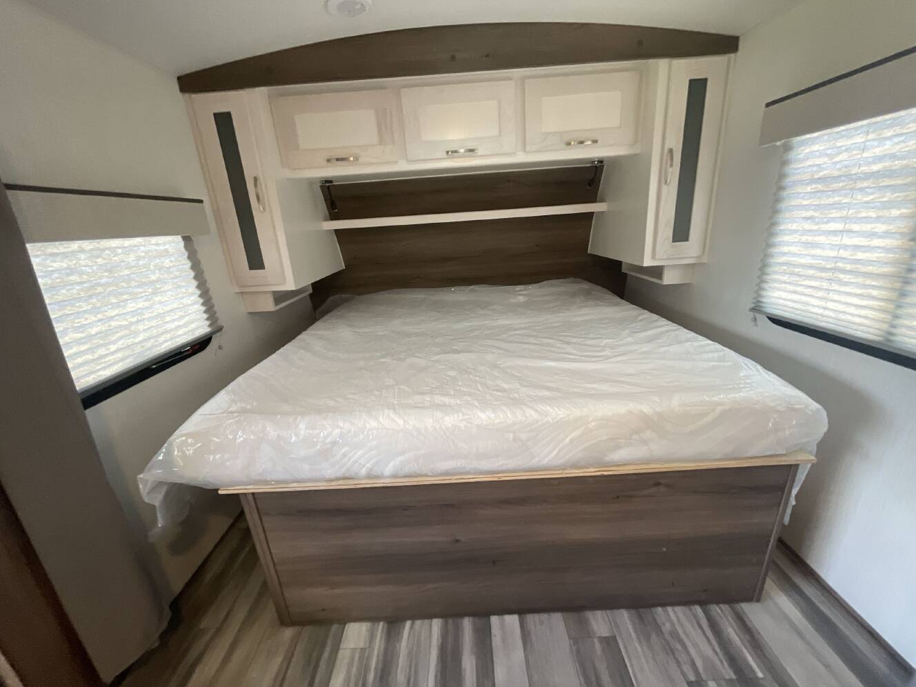 A photo of this 2024 Cruiser Rv RADIANCE 21RB