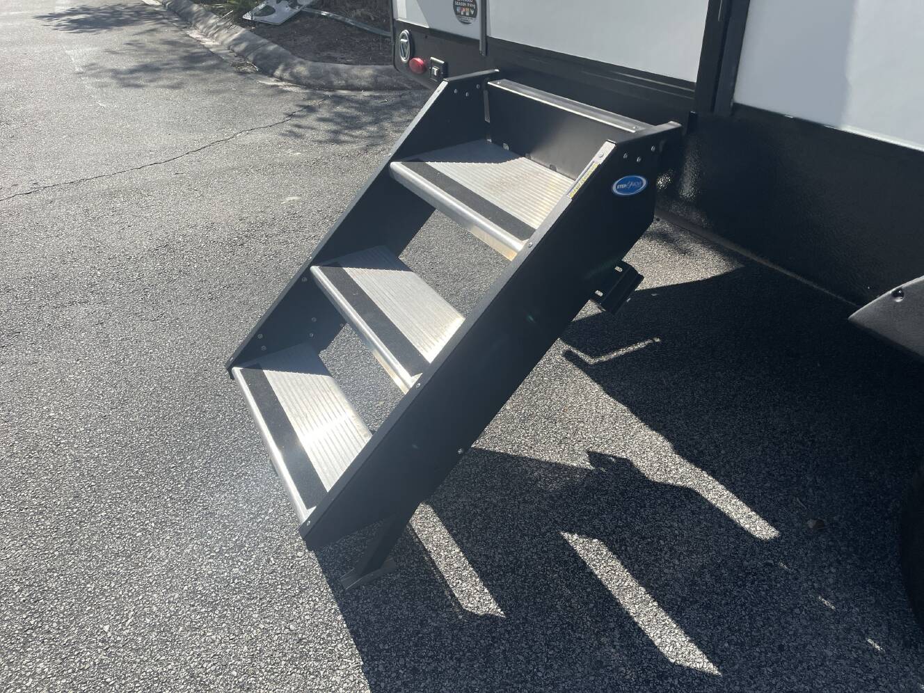 A photo of this 2024 Cruiser Rv RADIANCE 21RB
