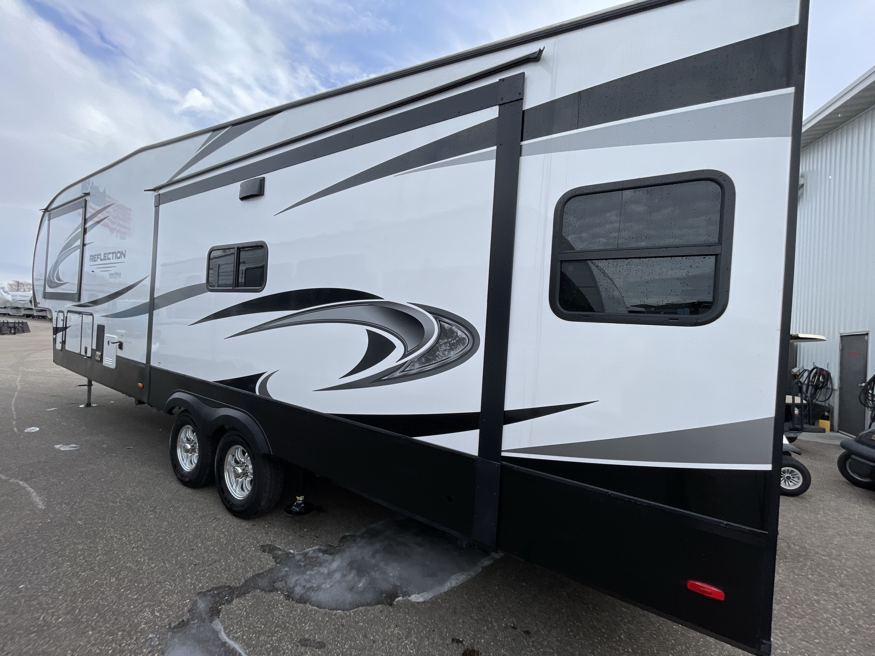 2023 Grand Design REFLECTION 337RLS in oronoco MN