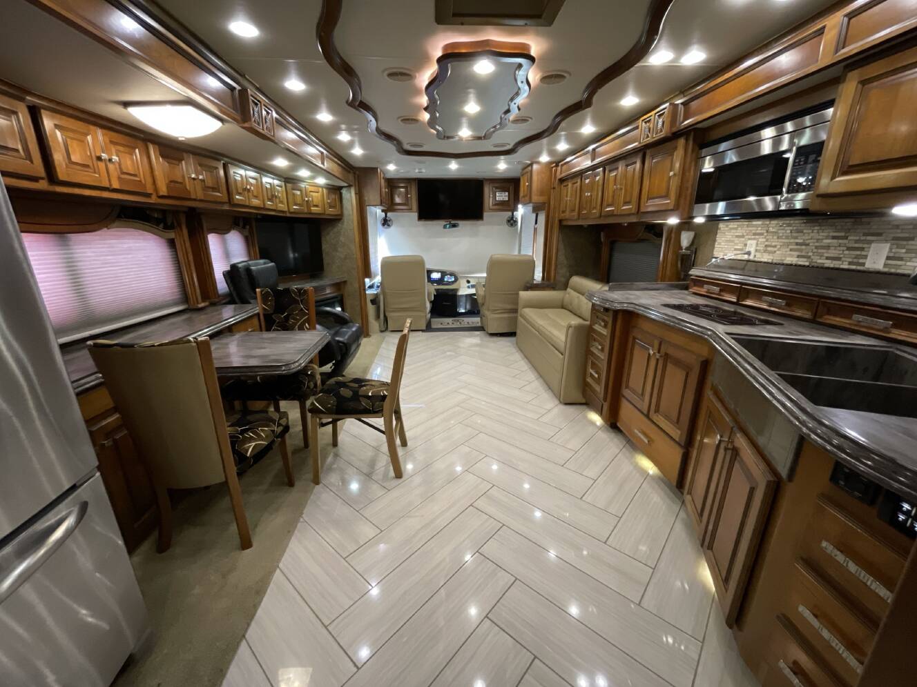A photo of this 2014 Tiffin ALLEGRO BUS 40QBP