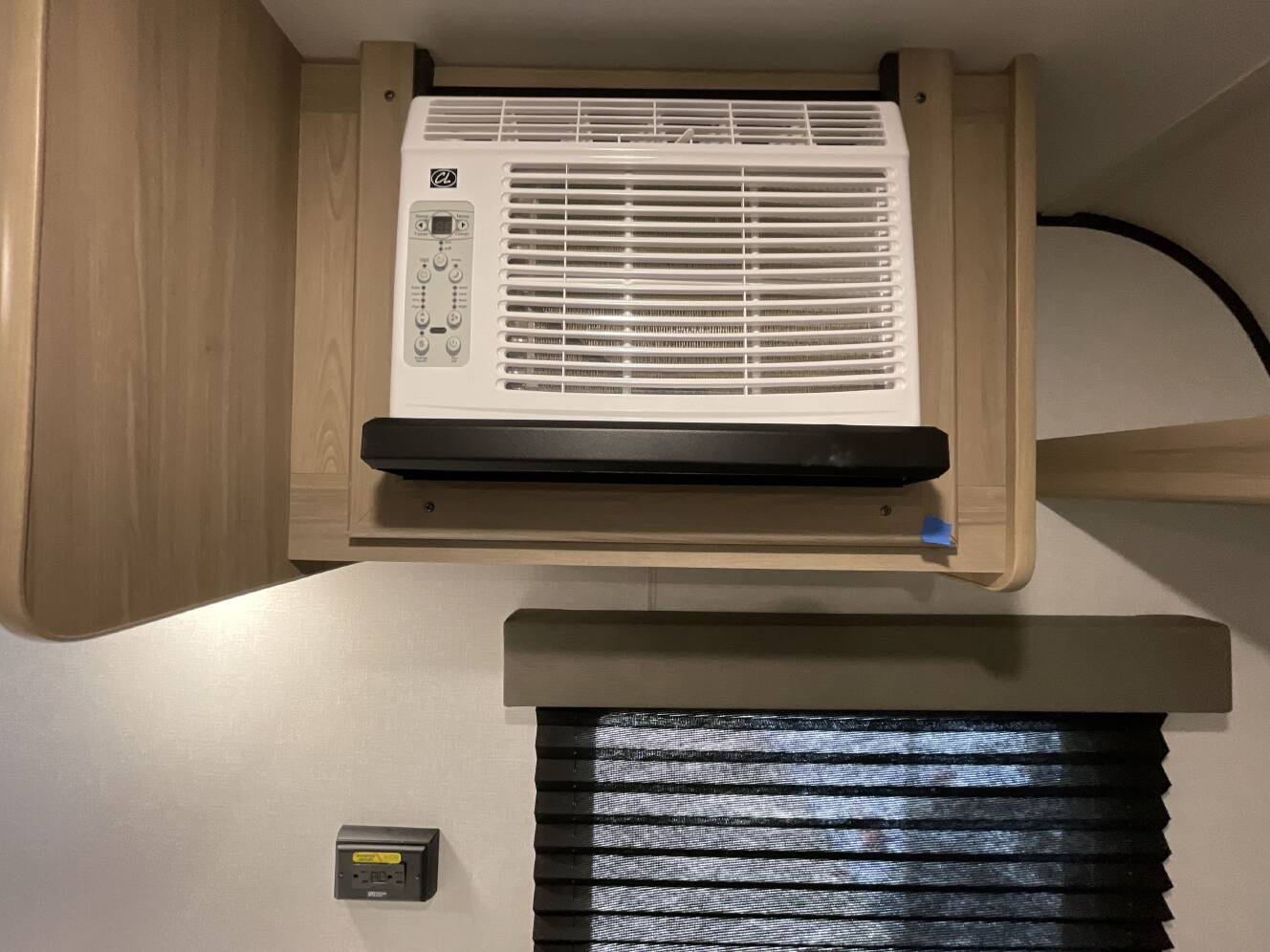 A photo of this 2027 Keystone COLEMAN 13R