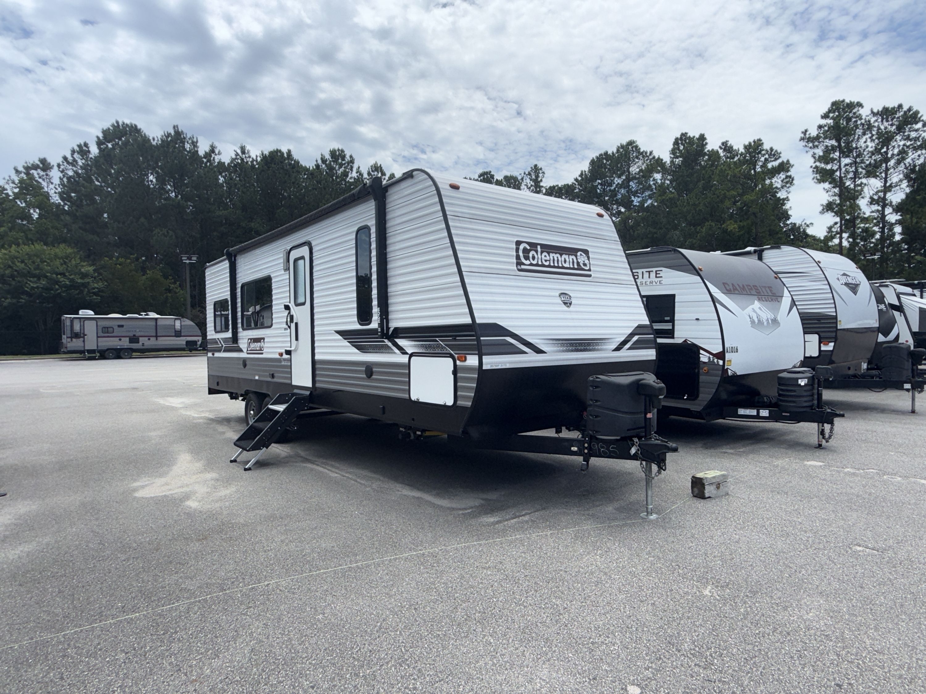 2022 Coleman COLEMAN LANTERN 251TQ Travel Trailer Toy Hauler RV