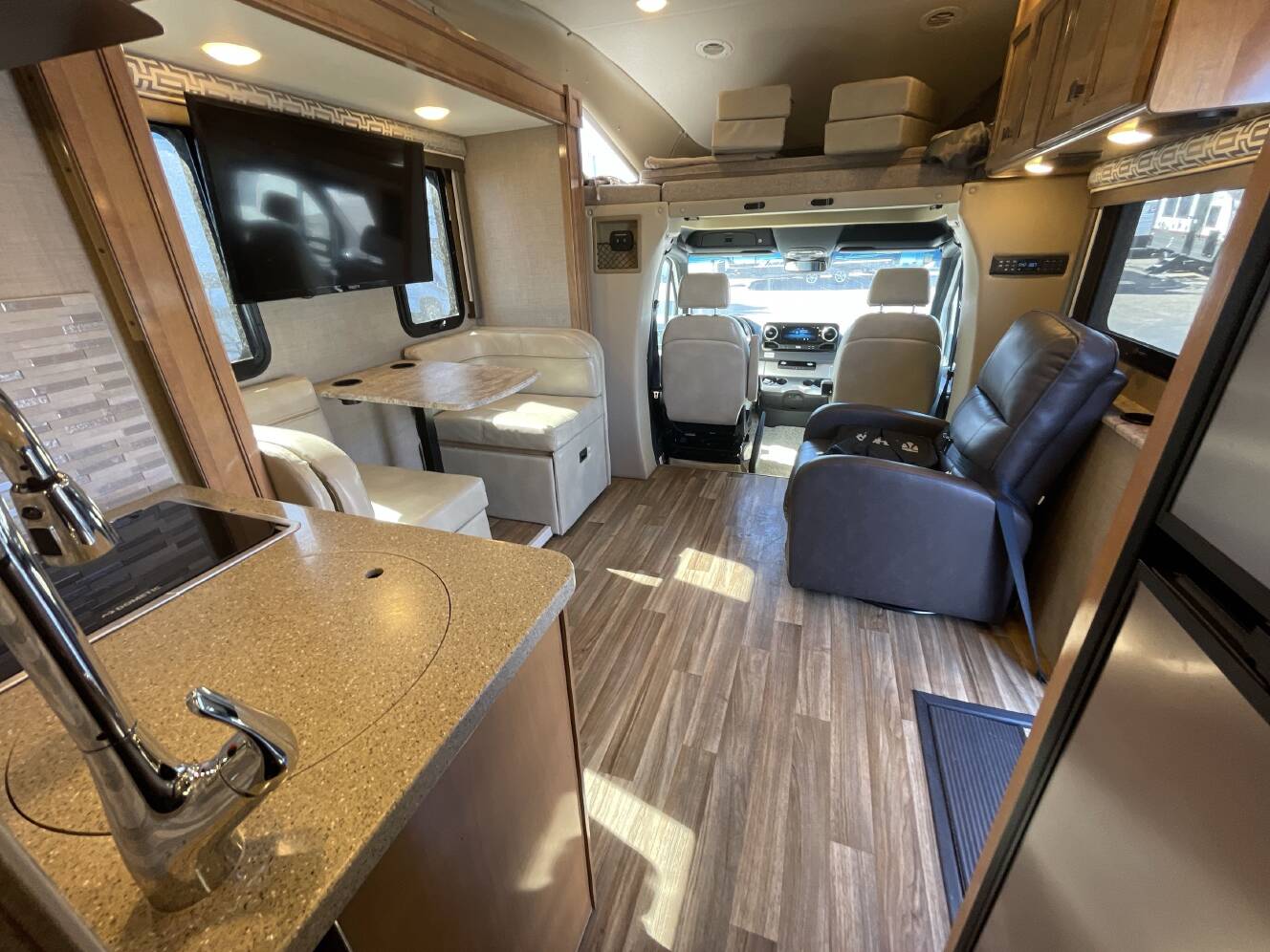 A photo of this 2020 Thor SYNERGY 24SK