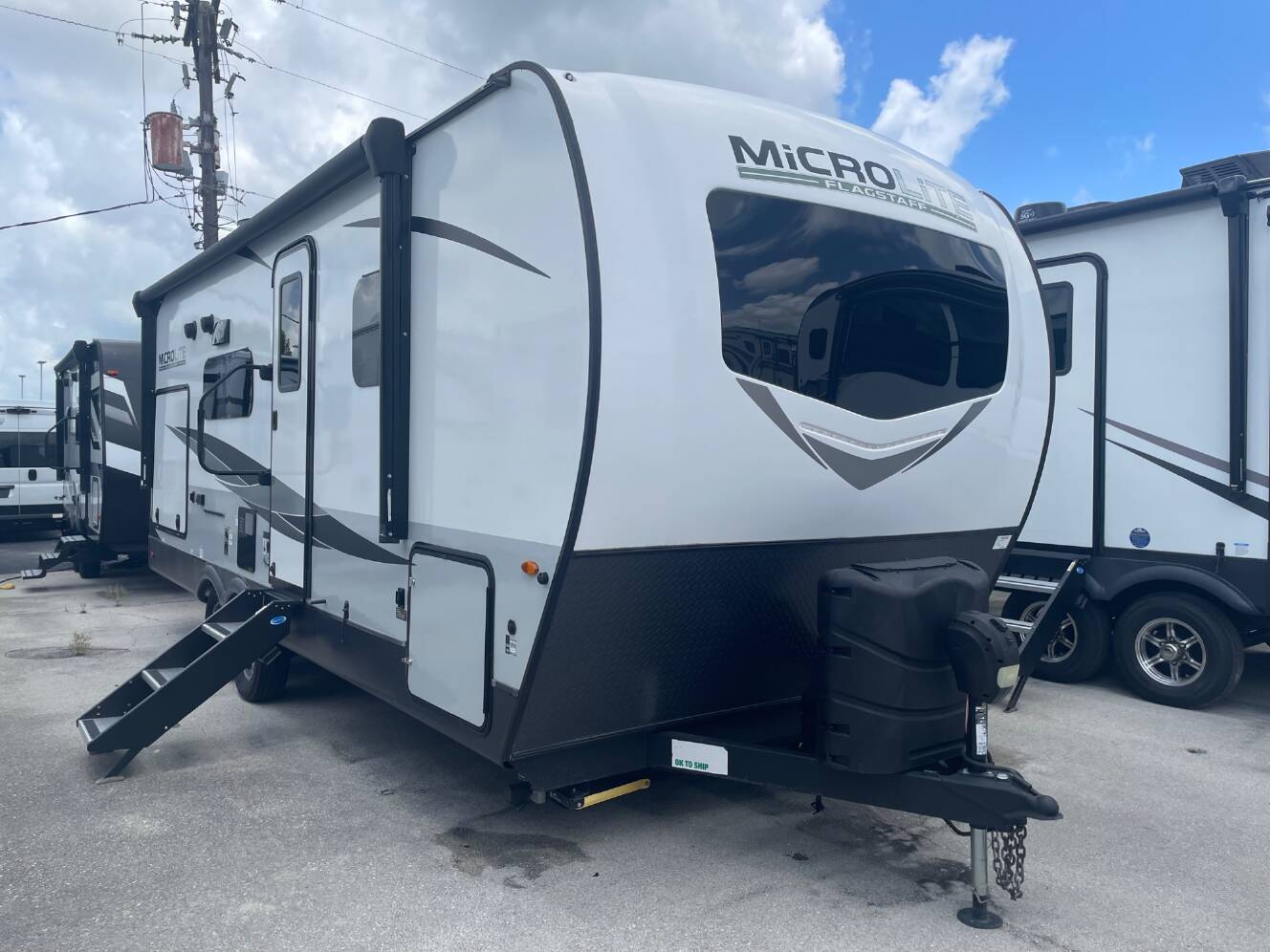 A photo of this 2023 Forest River FLAGSTAFF MICRO LITE 25BSDS