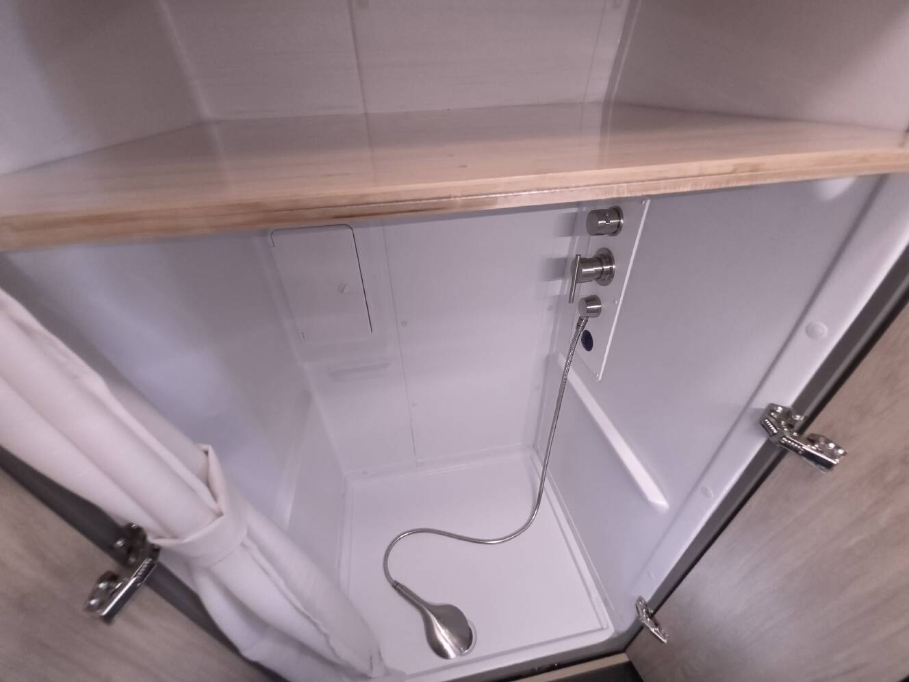 A photo of this 2027 Entegra Coach LAUNCH 19Y
