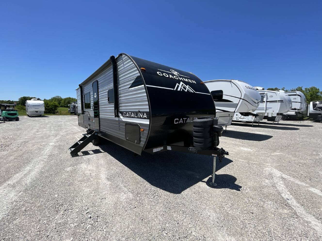A photo of this 2025 Coachmen CATALINA SUMMIT 261BH