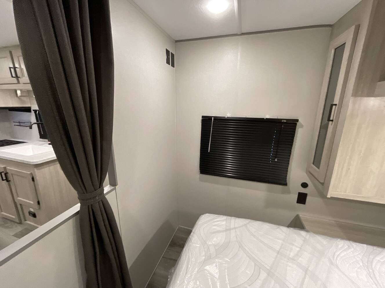 A photo of this 2025 Coachmen CATALINA SUMMIT 261BH