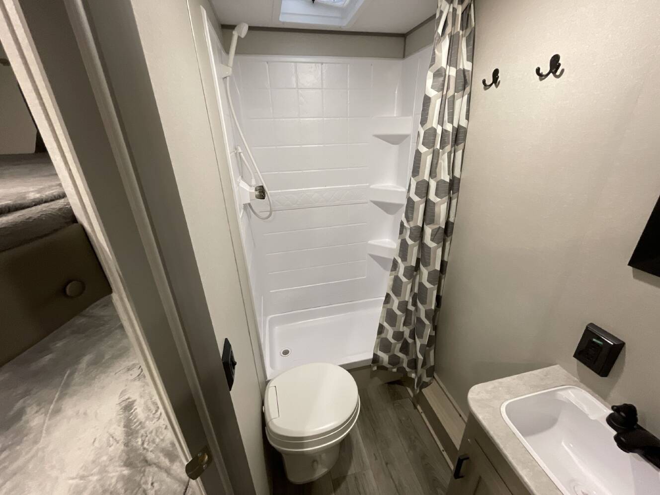 A photo of this 2025 Coachmen CATALINA SUMMIT 261BH