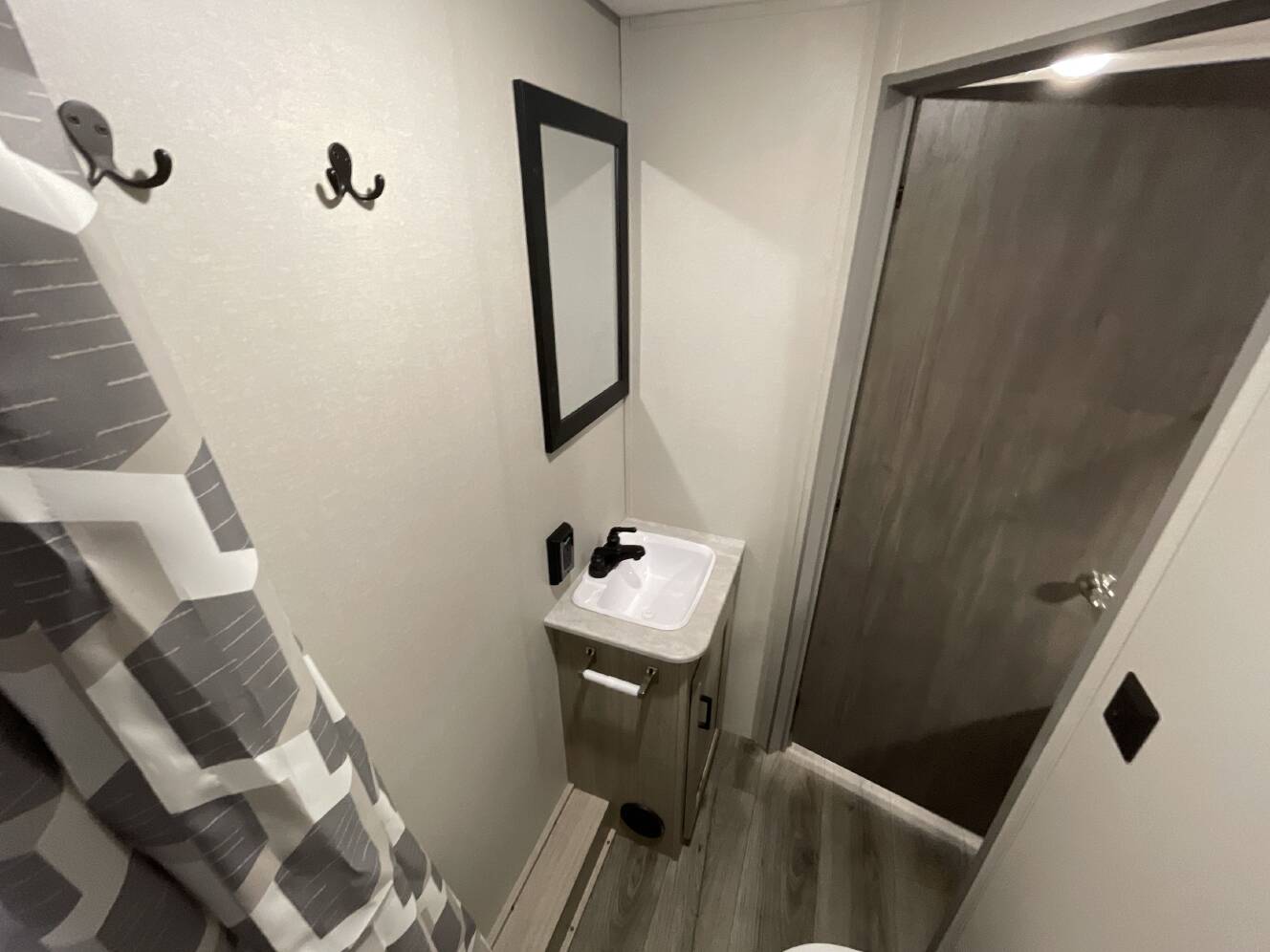 A photo of this 2025 Coachmen CATALINA SUMMIT 261BH