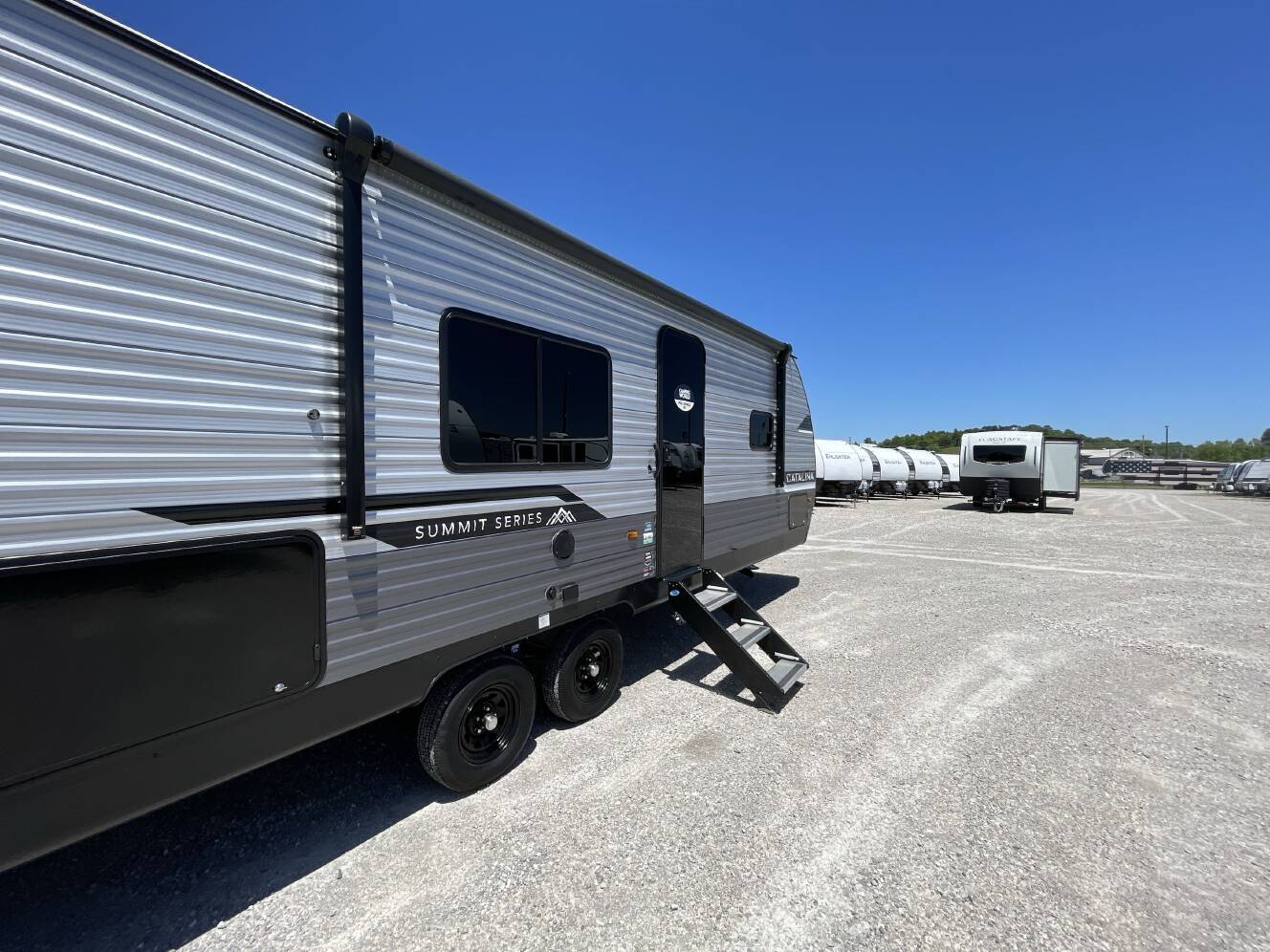 A photo of this 2025 Coachmen CATALINA SUMMIT 261BH