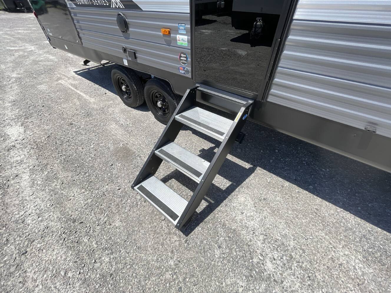 A photo of this 2025 Coachmen CATALINA SUMMIT 261BH