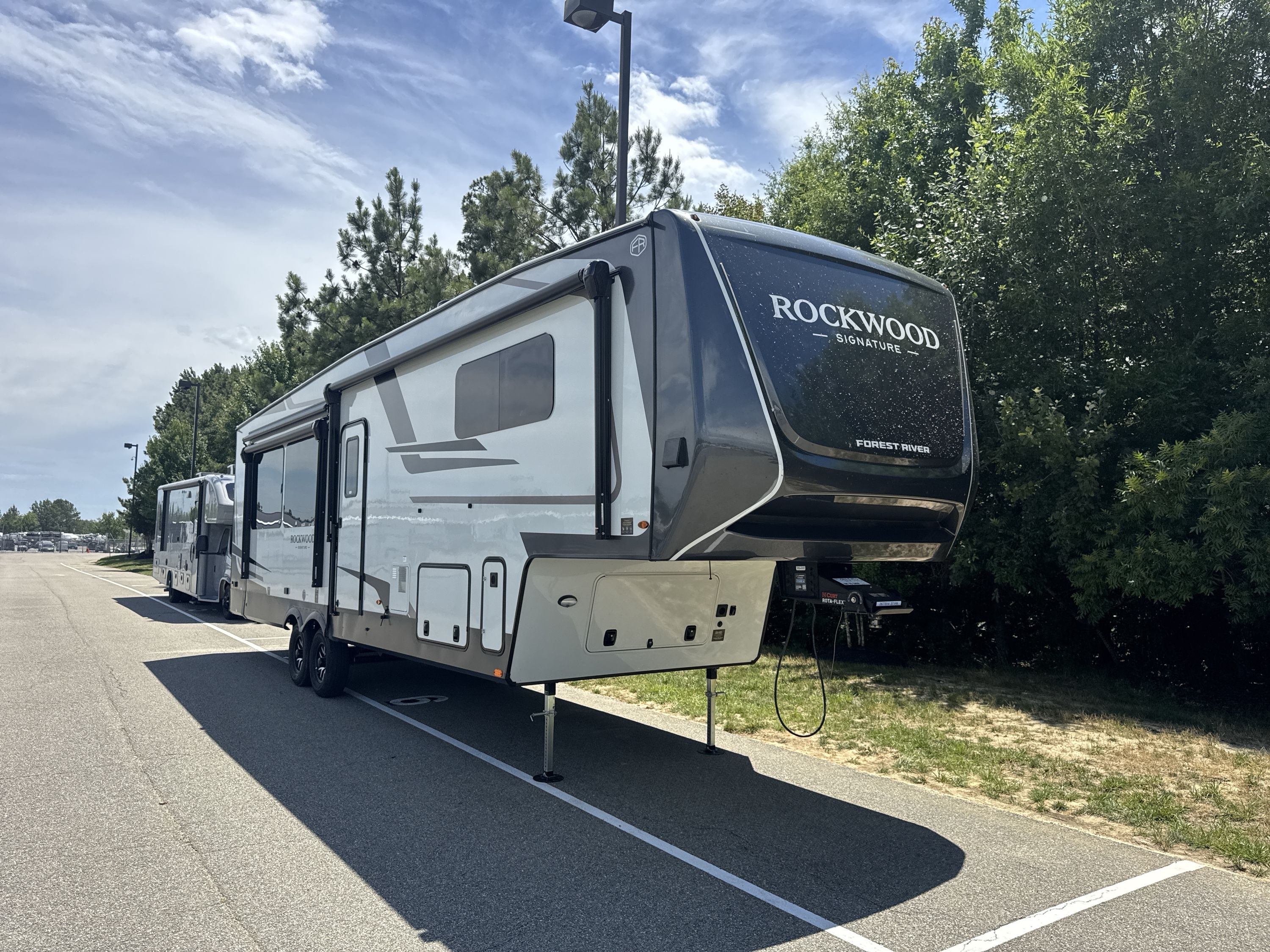 371RK Rockwood Signature For Sale - Forest River Fifth Wheel RVs