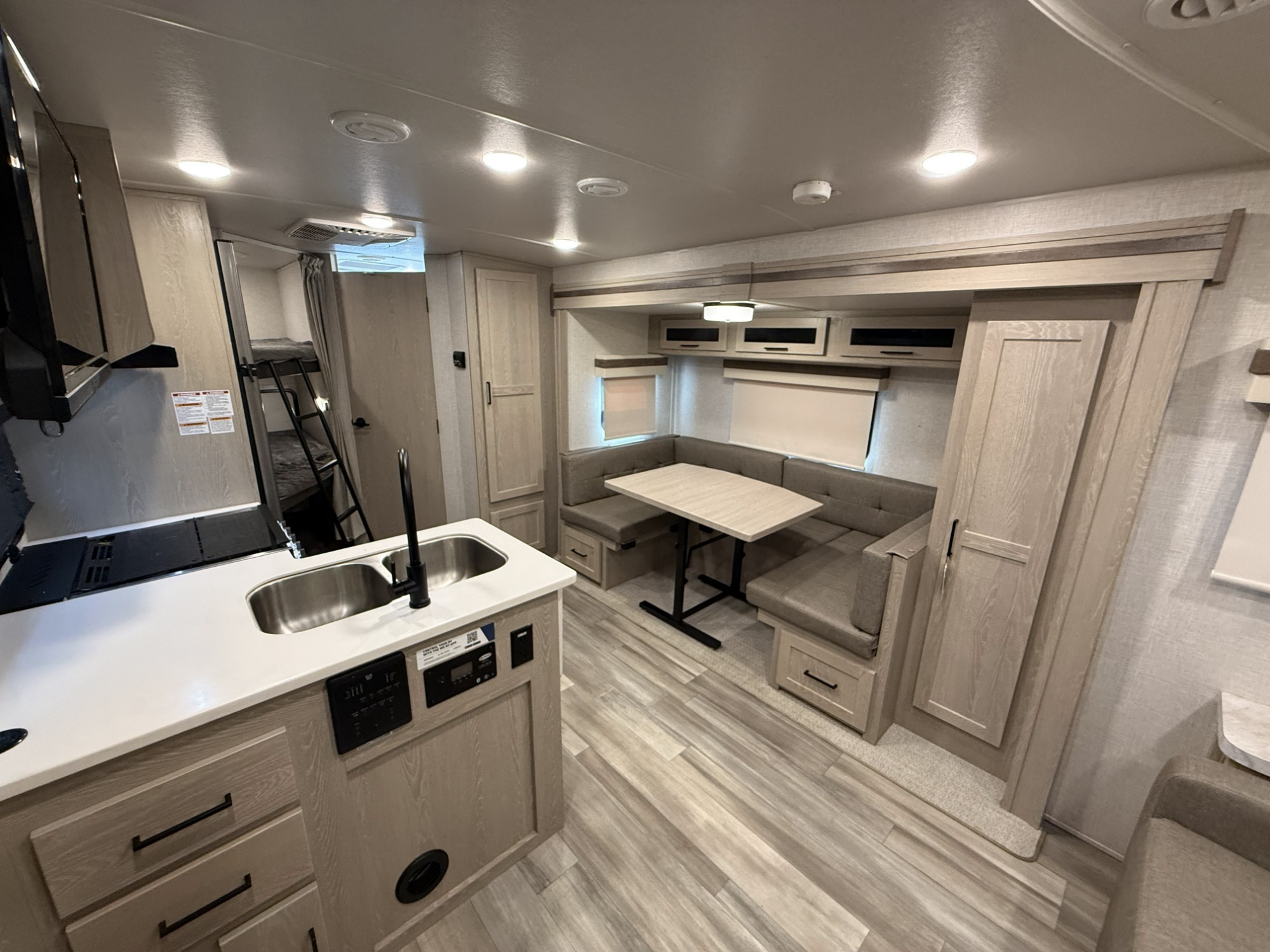 2023 Forest River ROCKWOOD MINI LITE 2509S in hanover PA
