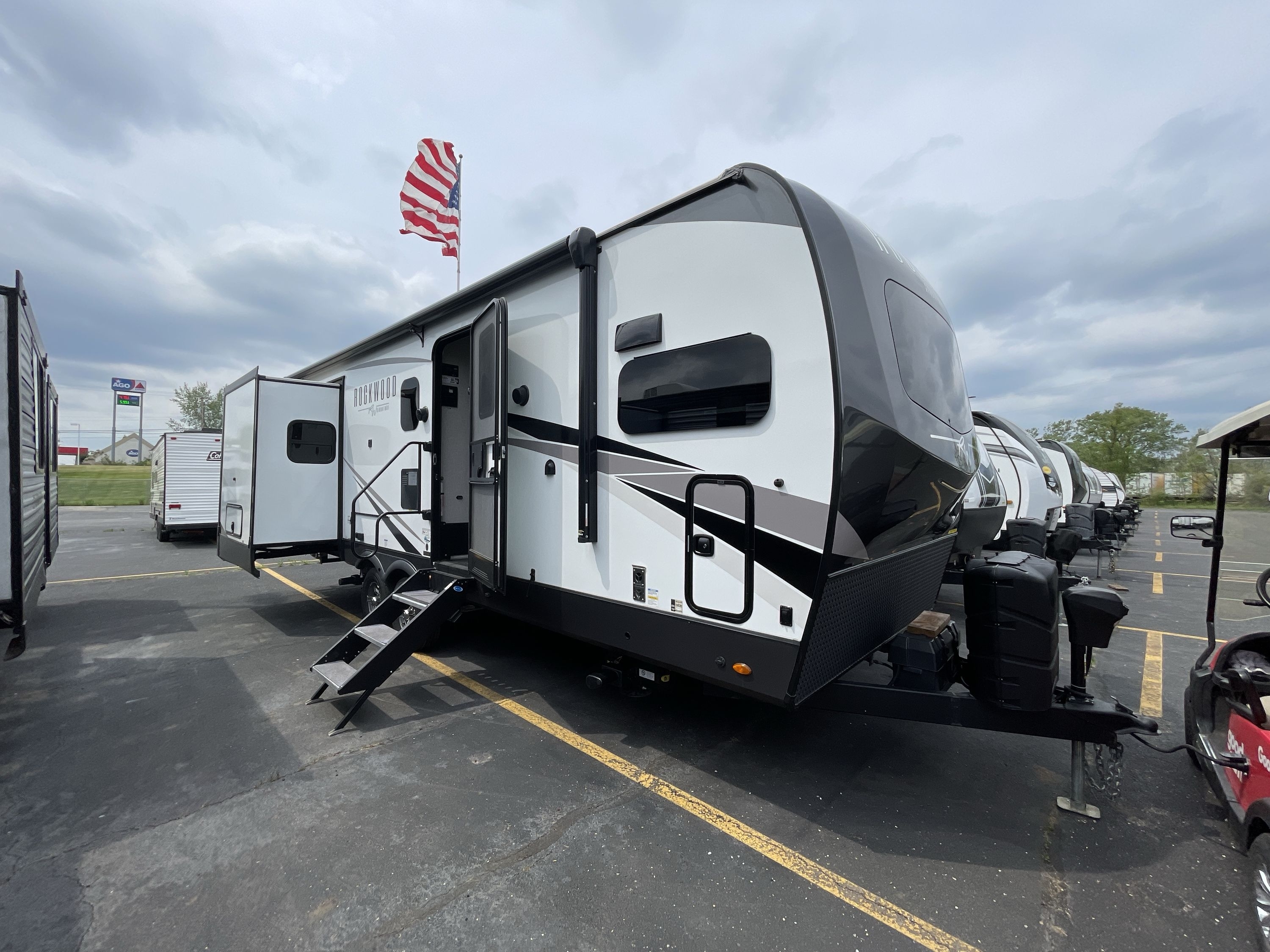 2023 Forest River ROCKWOOD SIGNATURE 8264BHS RV