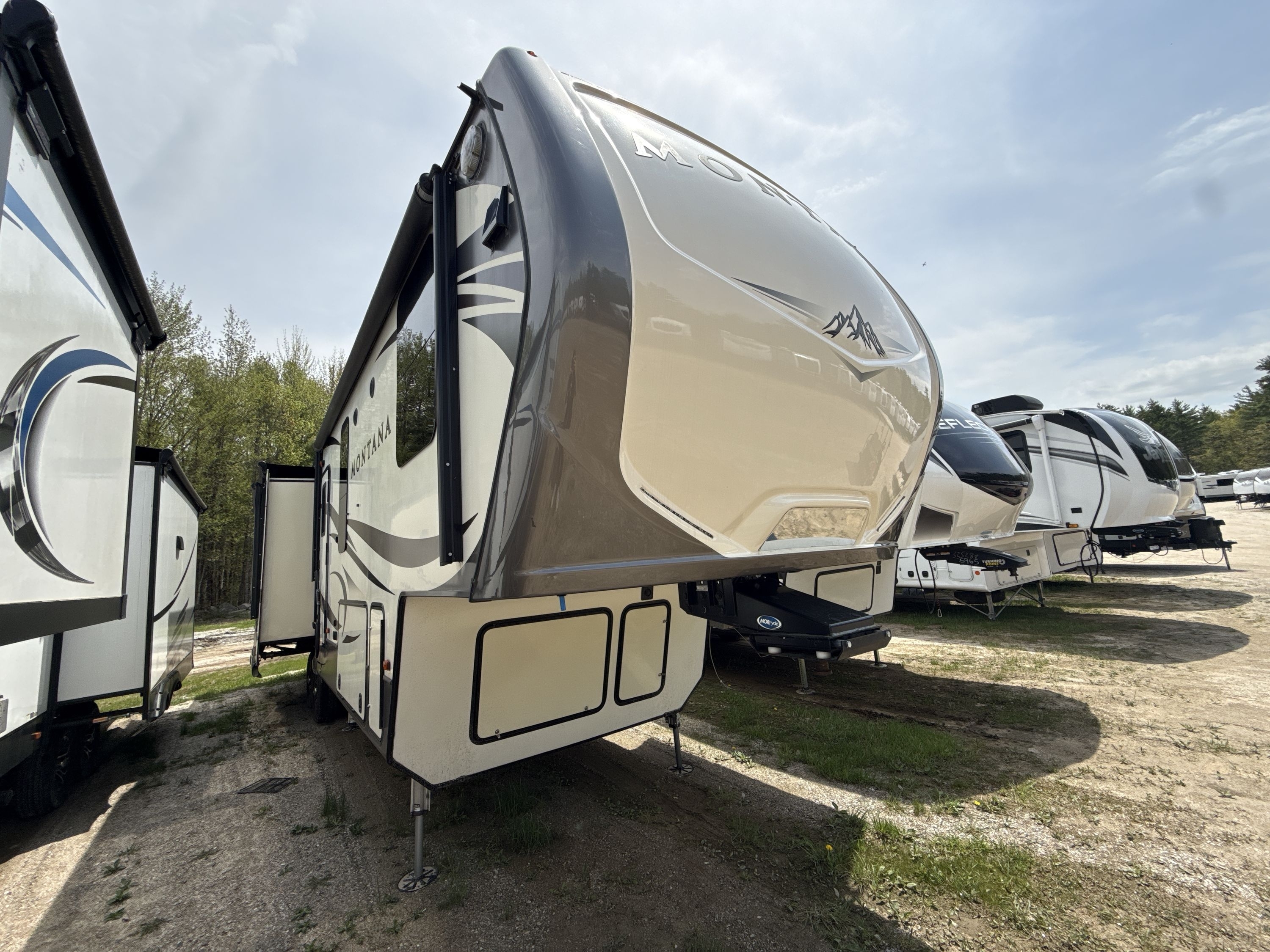 2018 Keystone MONTANA 3160RL in center conway NH