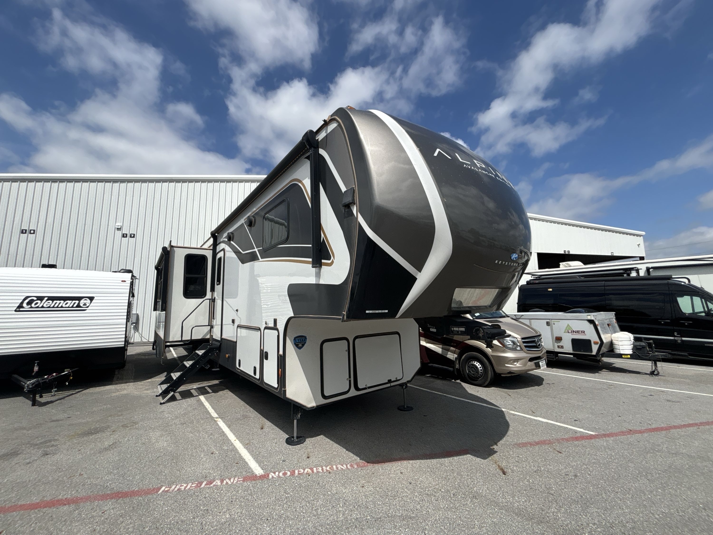 2025 Keystone AVALANCHE 390DS RV