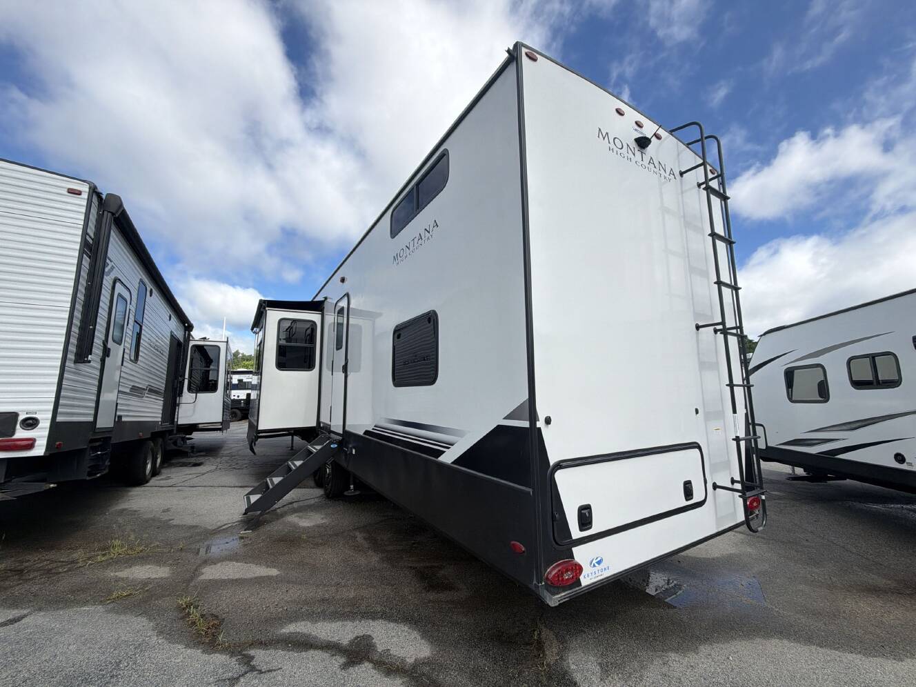 A photo of this 2024 Keystone MONTANA HIGH COUNTRY 377FL