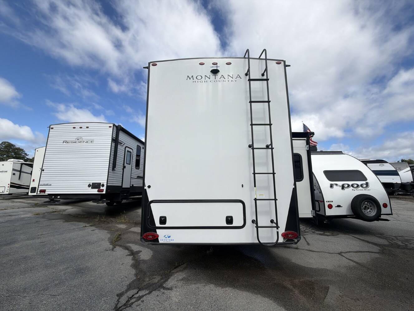 A photo of this 2024 Keystone MONTANA HIGH COUNTRY 377FL