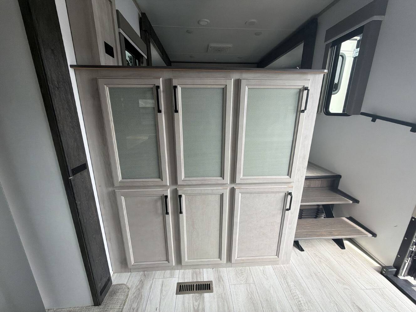 A photo of this 2024 Keystone MONTANA HIGH COUNTRY 377FL