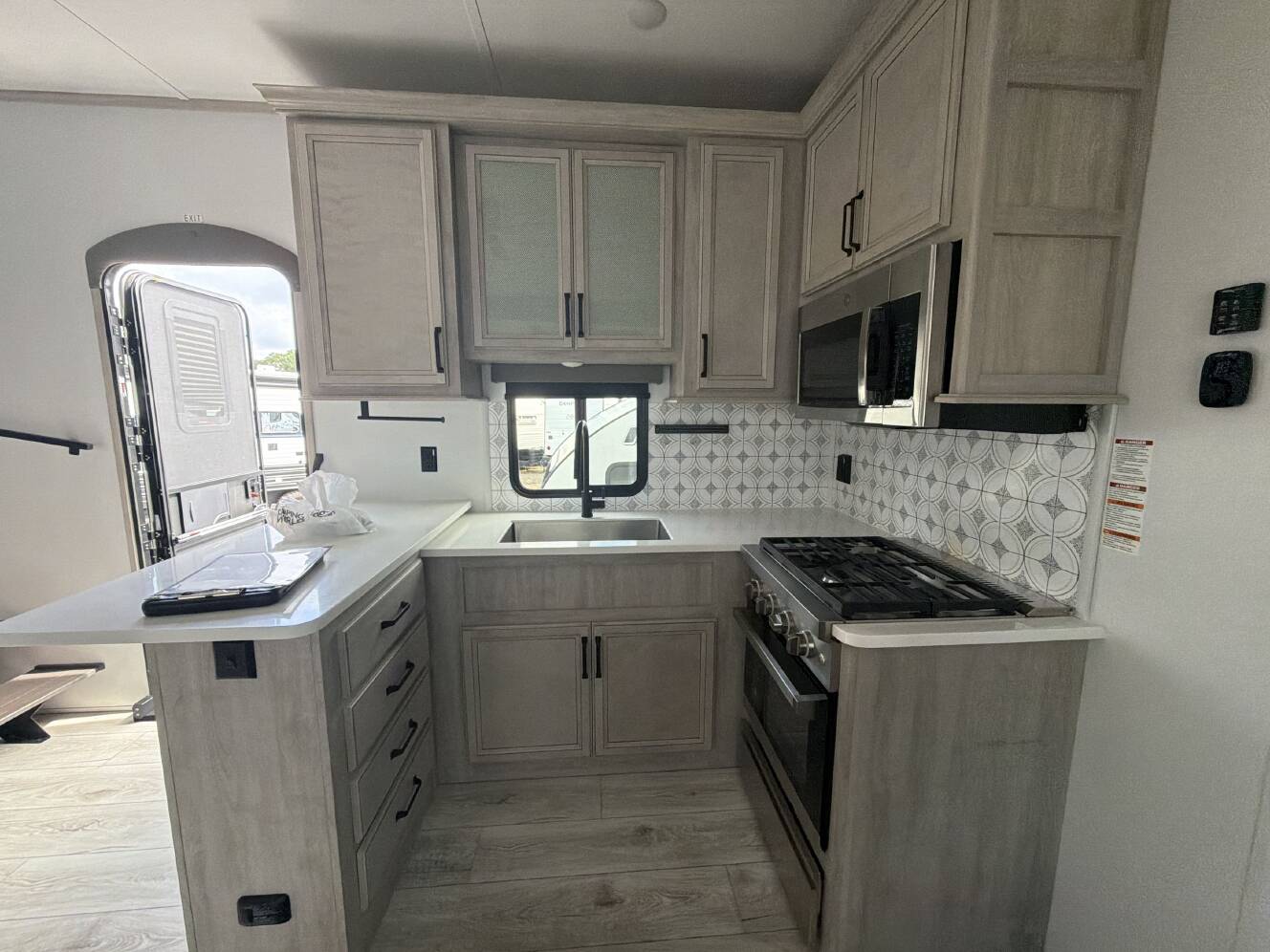 A photo of this 2024 Keystone MONTANA HIGH COUNTRY 377FL