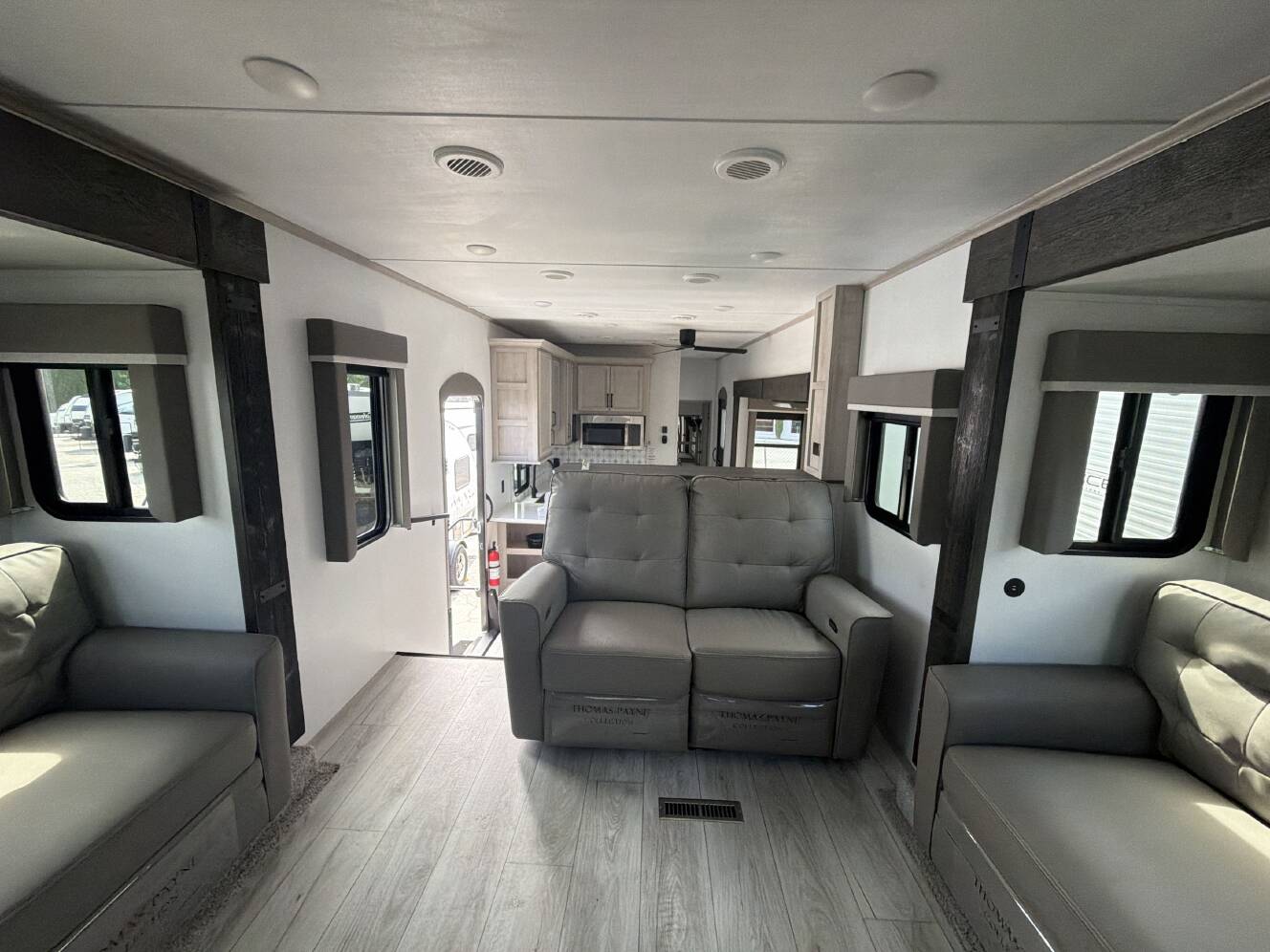 A photo of this 2024 Keystone MONTANA HIGH COUNTRY 377FL
