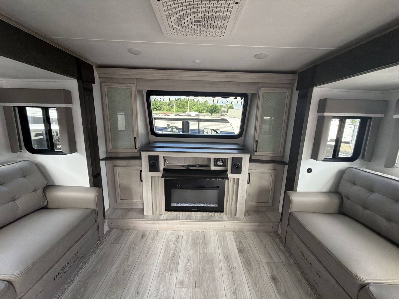 A photo of this 2024 Keystone MONTANA HIGH COUNTRY 377FL