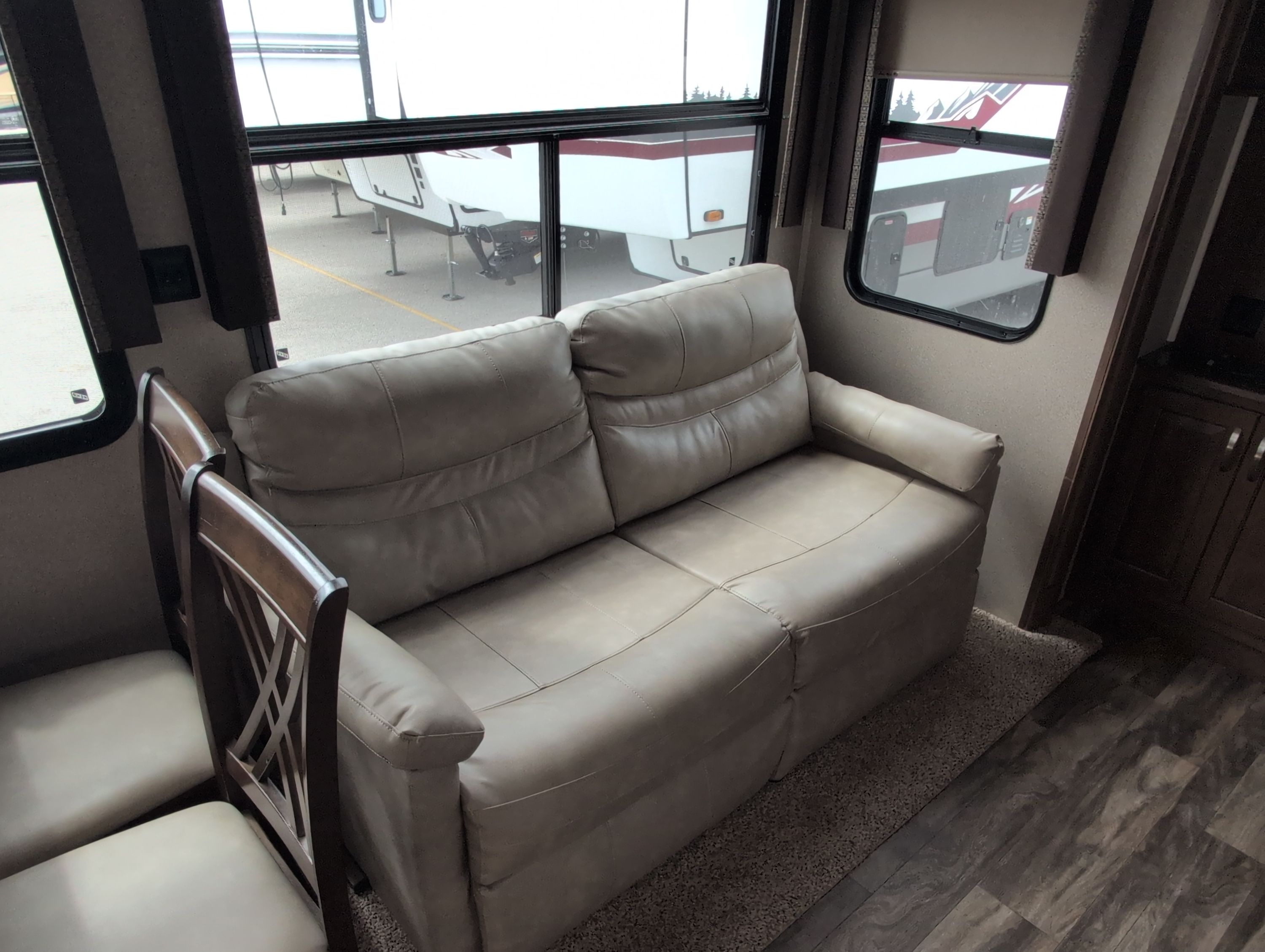 2018 Forest River CEDAR CREEK SILVERBACK 29RE in braidwood IL