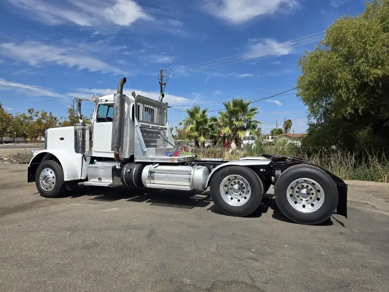 2013 PETERBILT 388